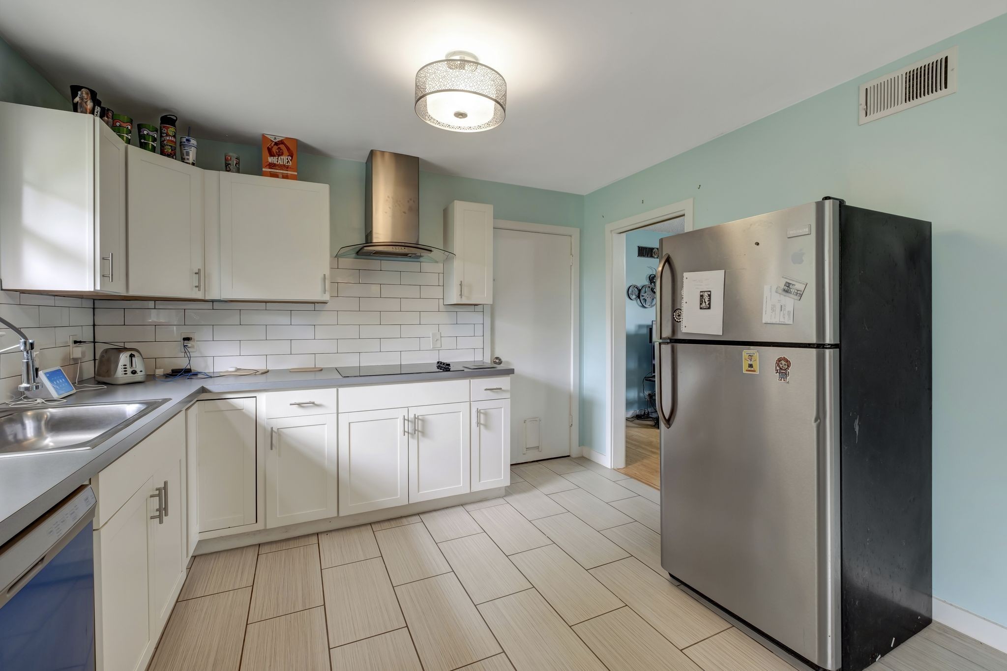 4884 Whittier Dr Property Photo 1