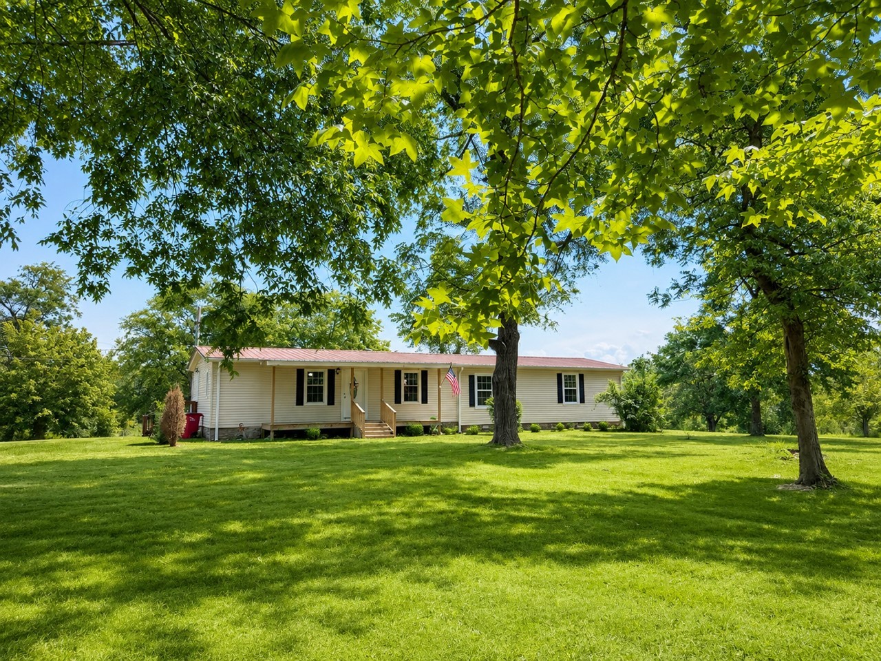 3231 E Stinson Rd Property Photo 2