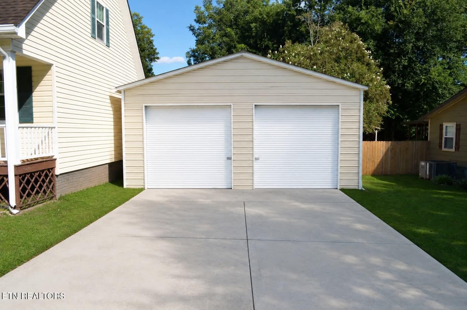 206 Heuer St Property Photo 18