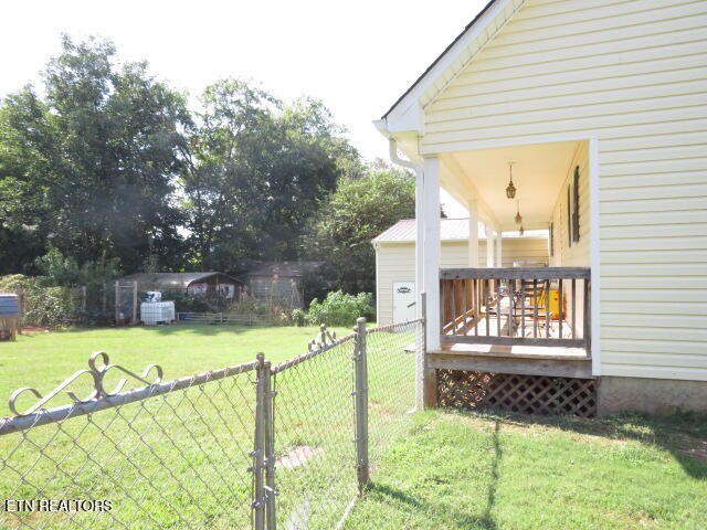 206 Heuer St Property Photo 24