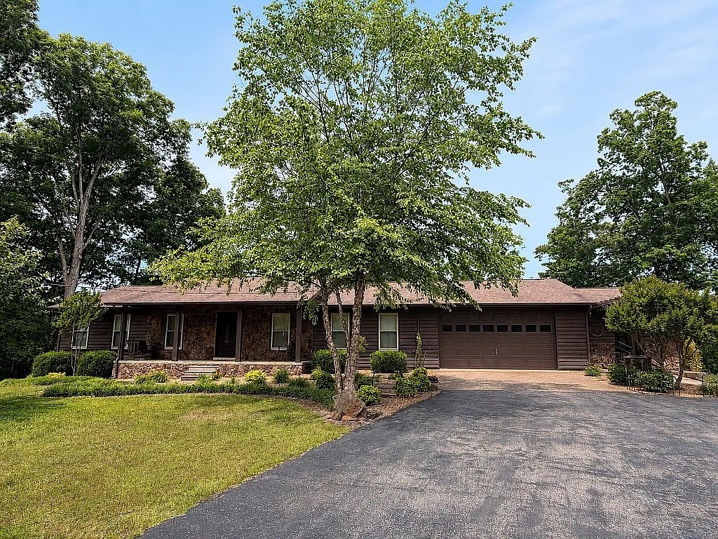 120 Smith Rd Property Photo 4