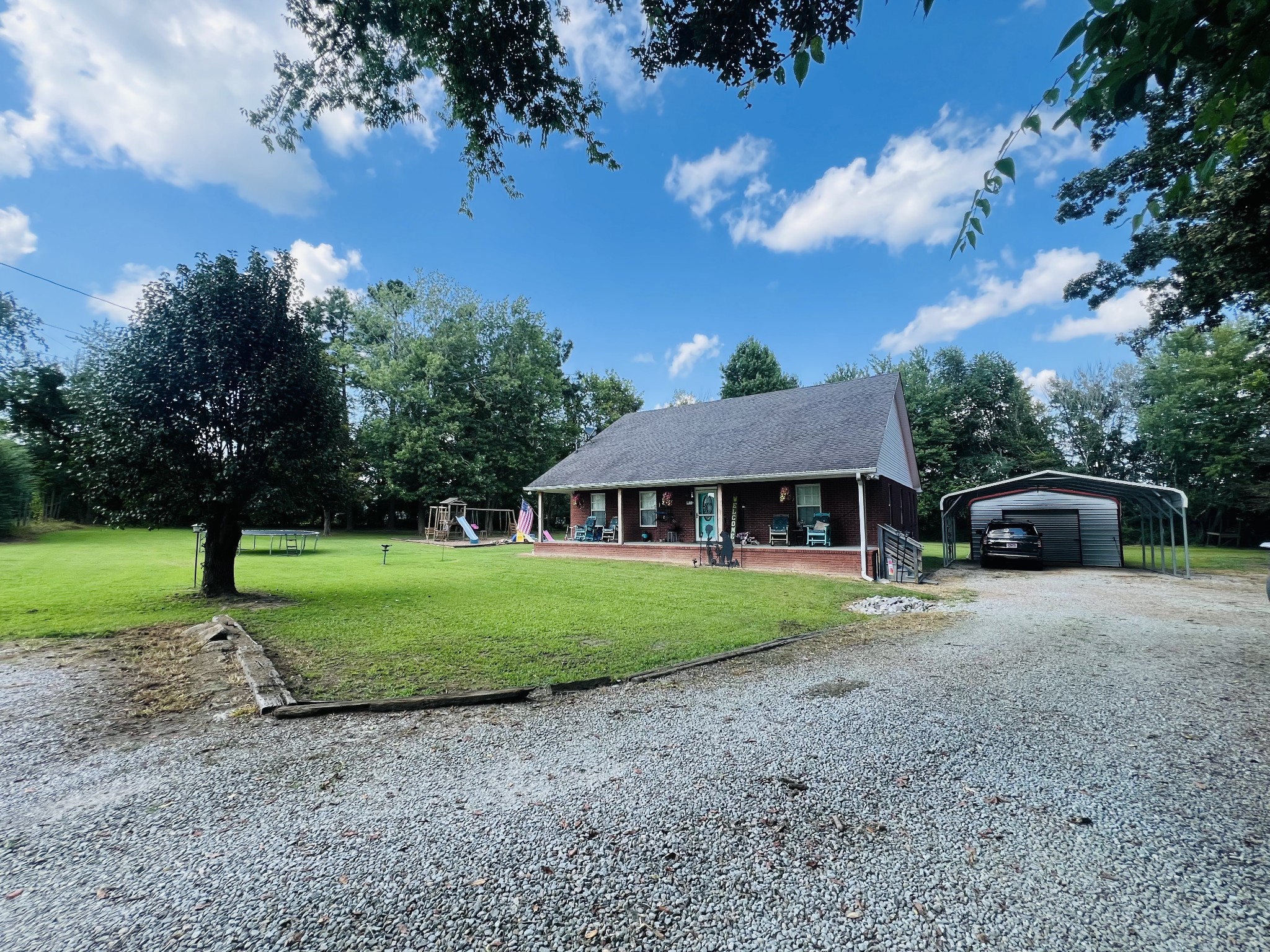 690 Monument Rd Property Photo 1