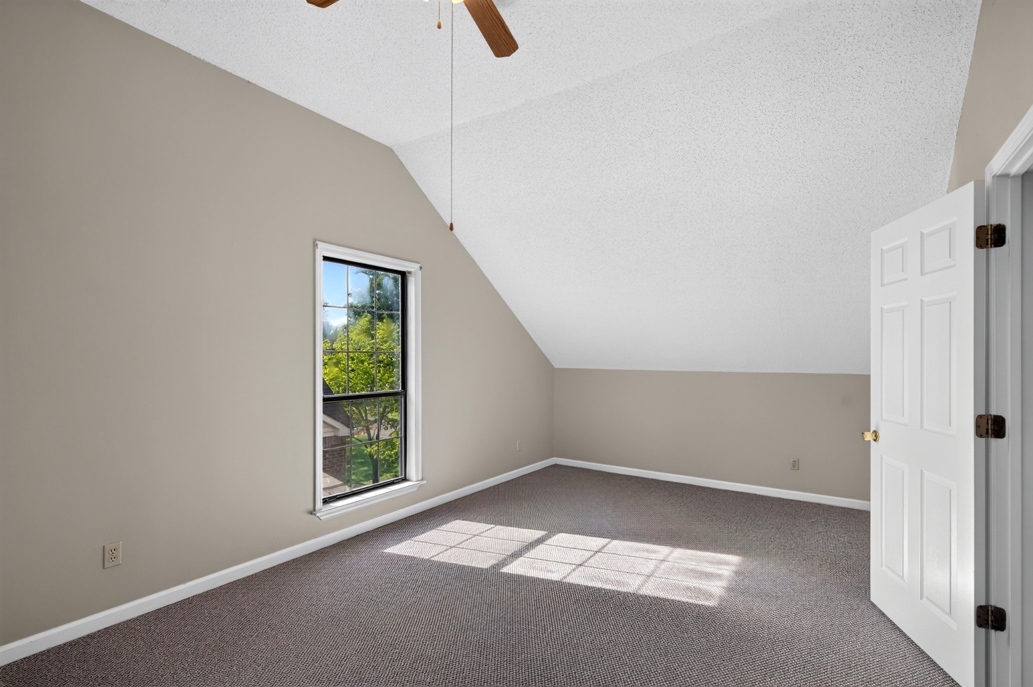 519 Winthorne Ct Property Photo 29