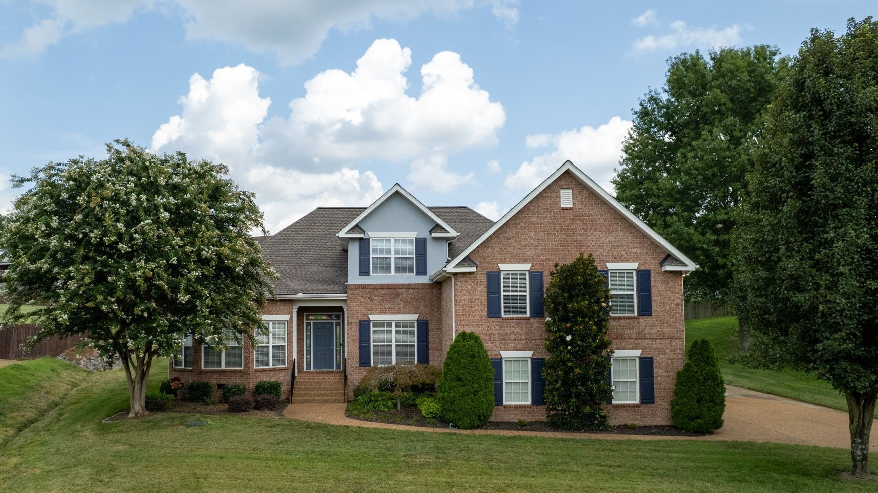 213 James Matthew Ln Property Photo 1