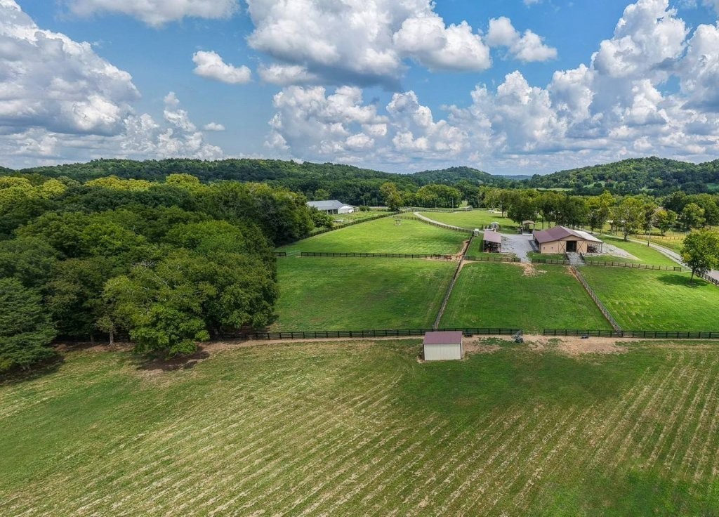 121 Wartrace Creek Rd Property Photo 6