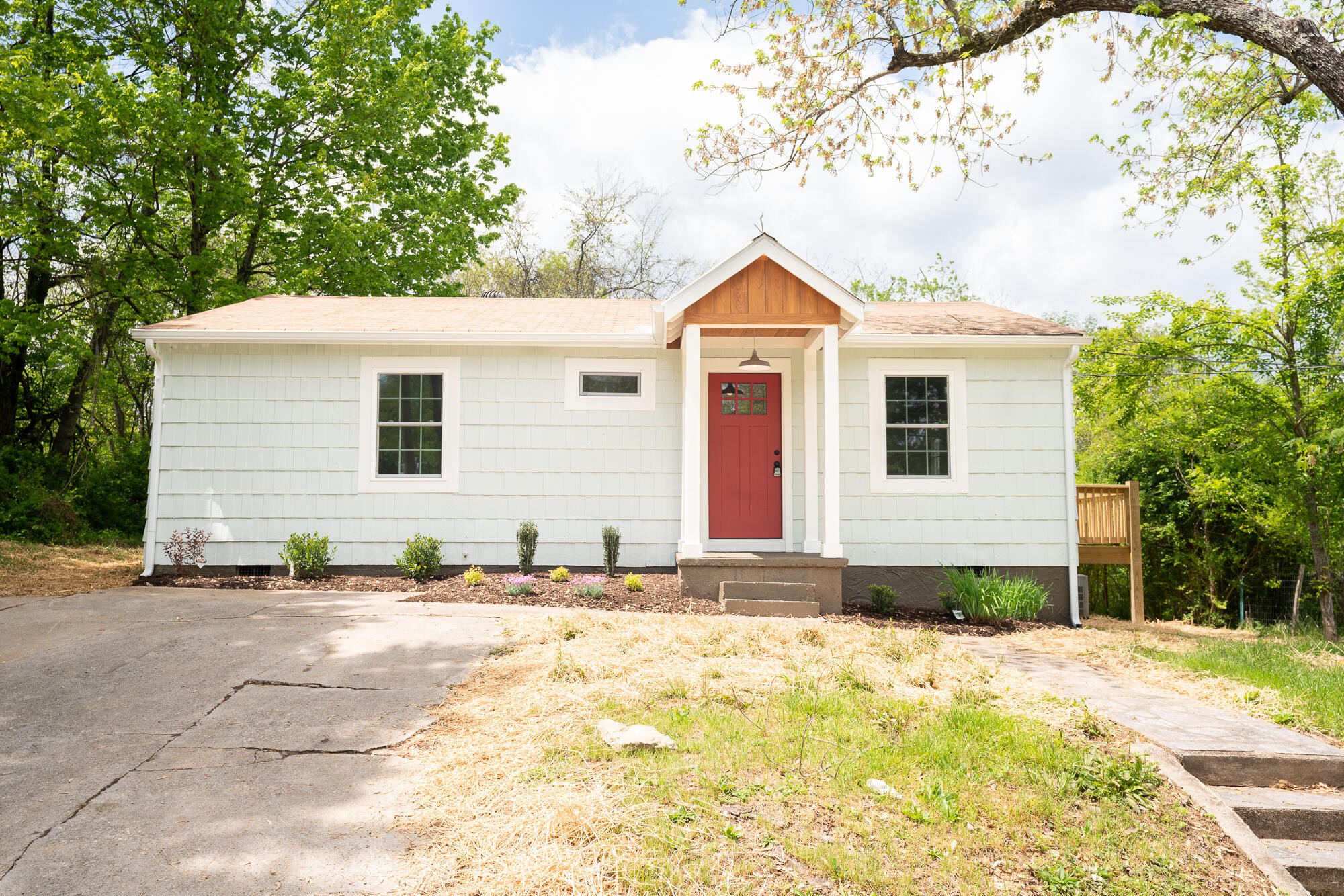 2519 Maple Drive Property Photo 2