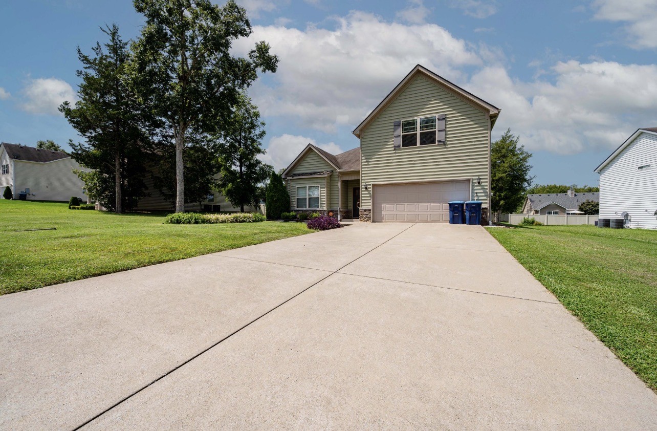 813 Silverhill Dr Property Photo 1