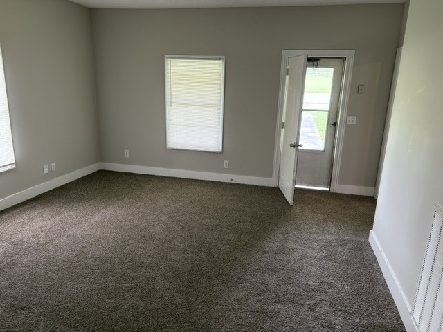 320 S Kings Hwy Property Photo 3