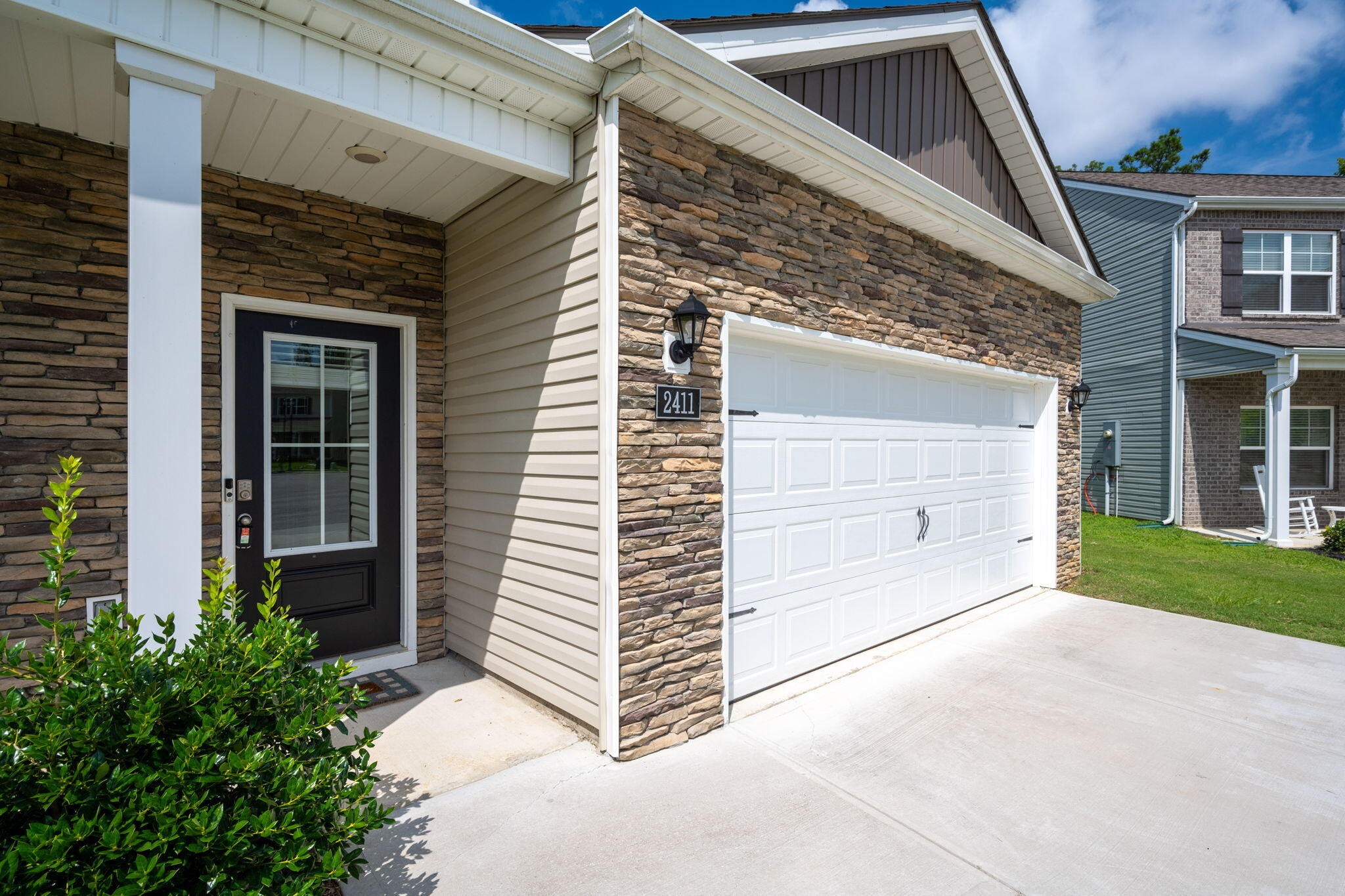 2411 Tournament Drive Property Photo 3