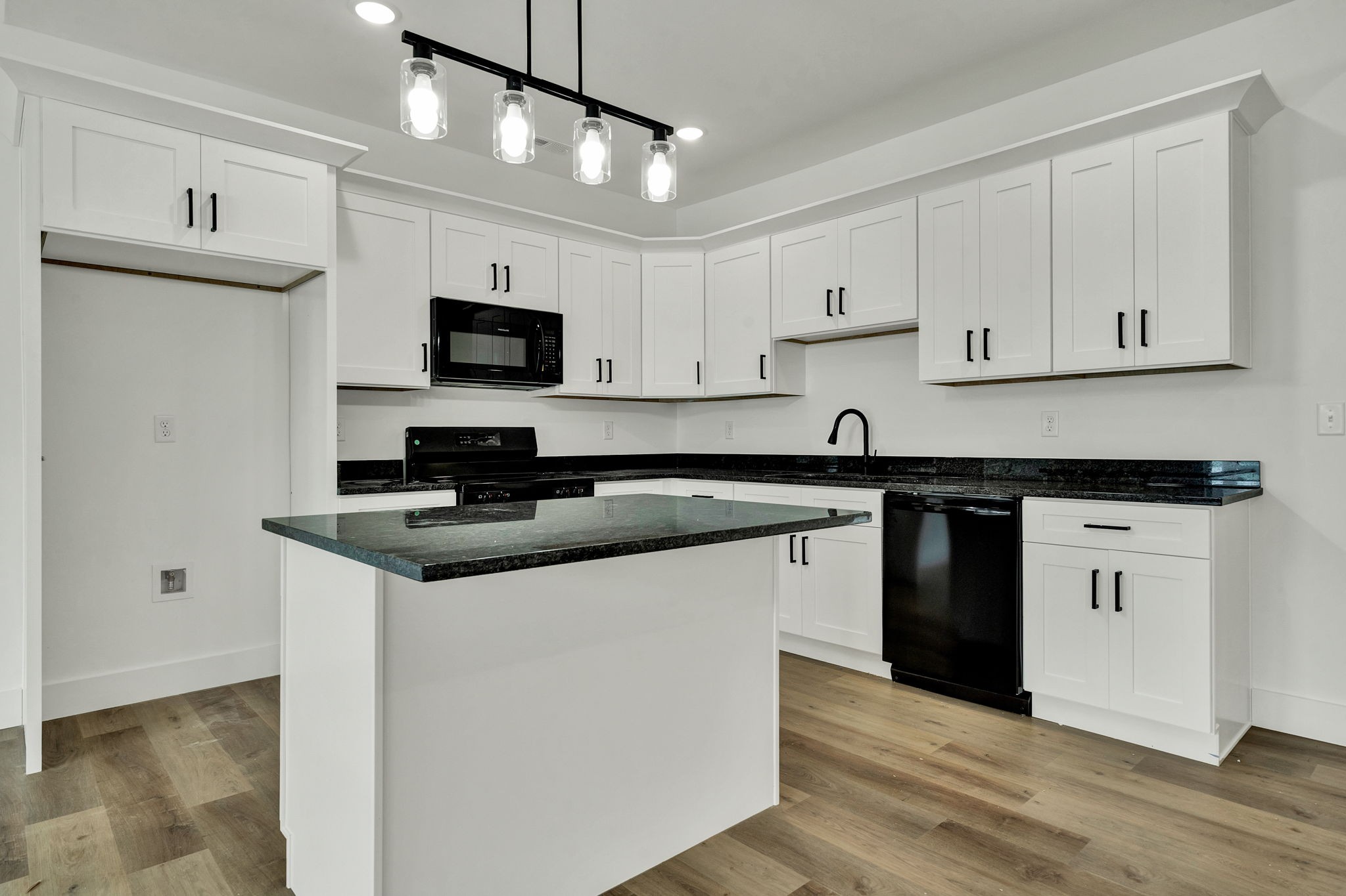 1080 Congress Parkway, N Property Photo 6