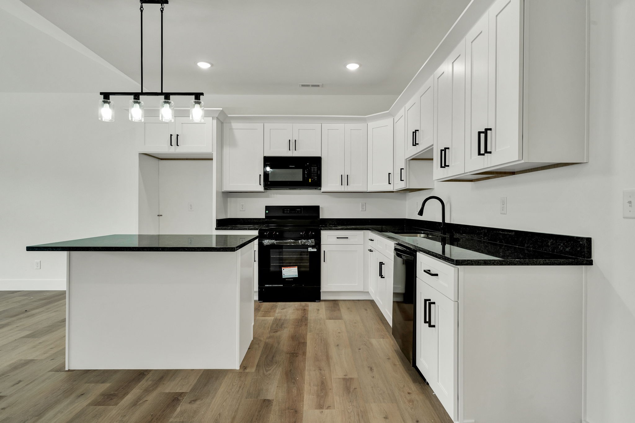 1080 Congress Parkway, N Property Photo 7