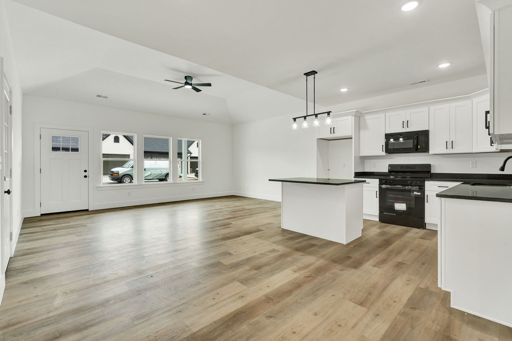 1080 Congress Parkway, N Property Photo 8