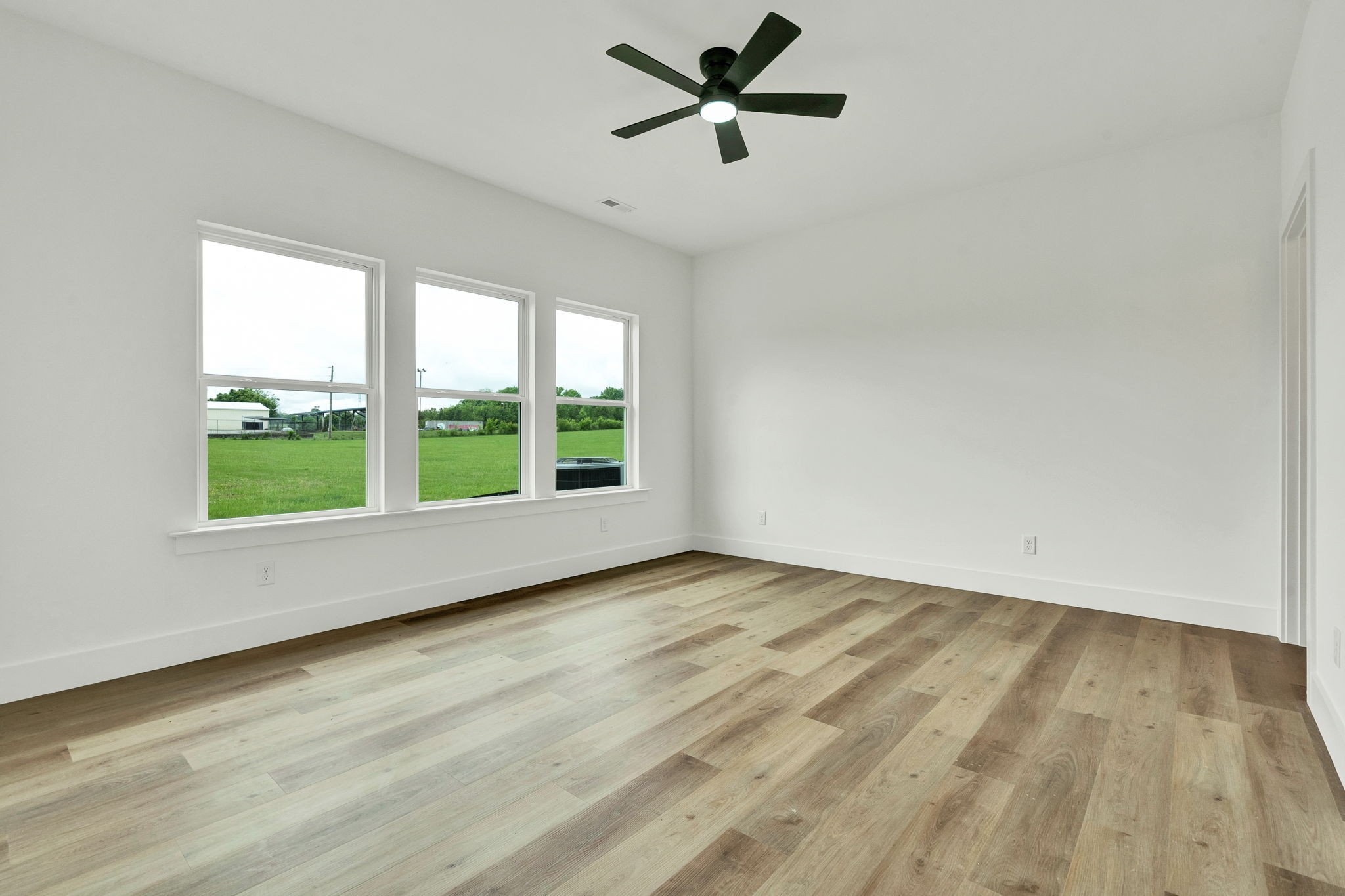 1080 Congress Parkway, N Property Photo 12