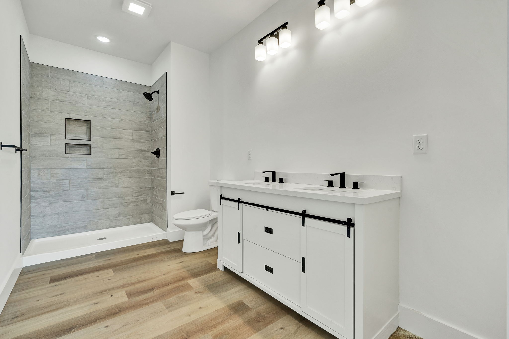 1080 Congress Parkway, N Property Photo 14