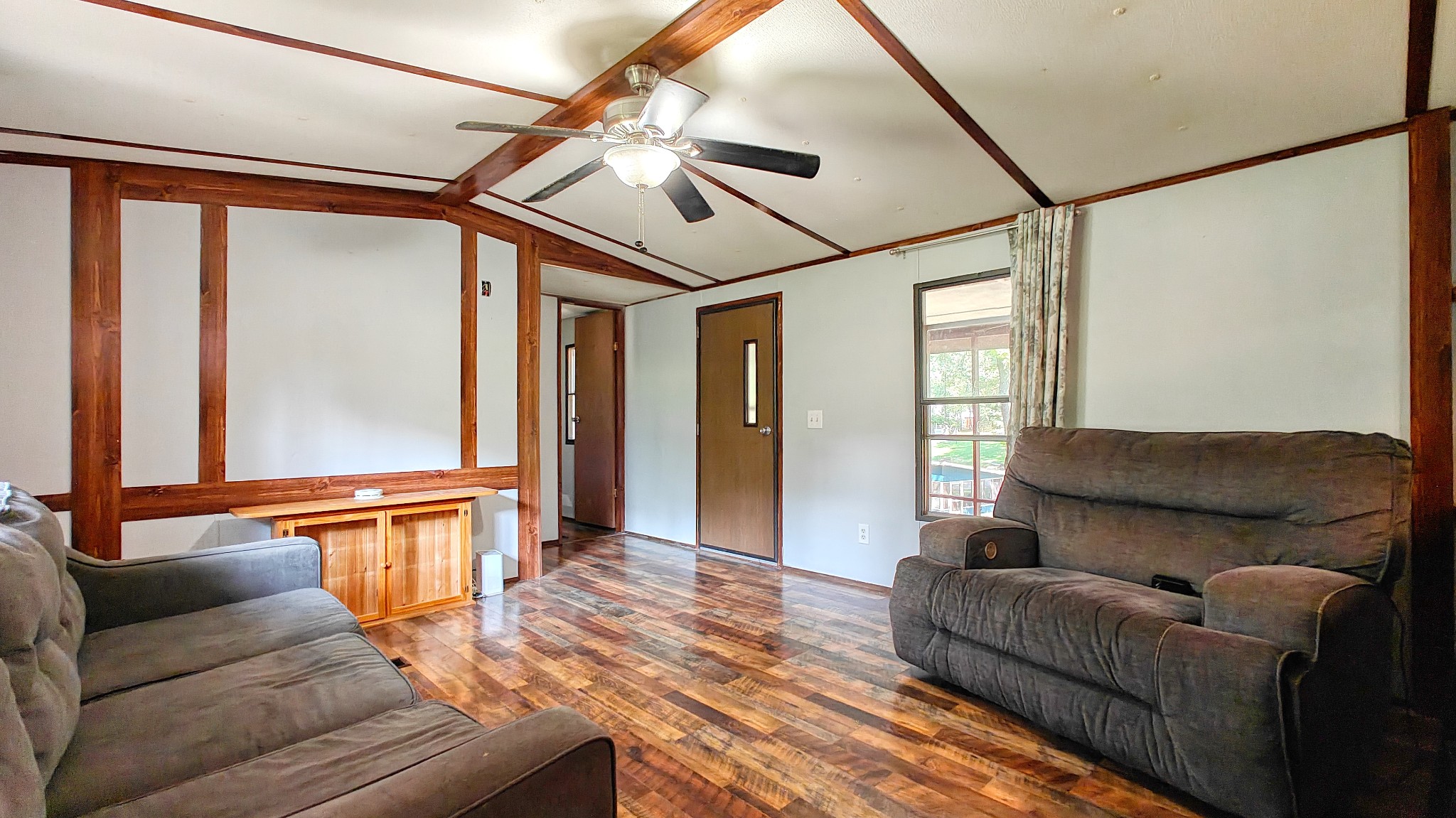 25 Jones Loop Property Photo 5