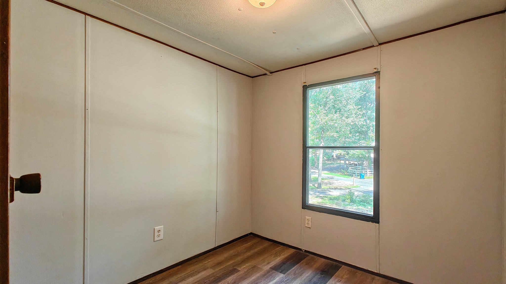 25 Jones Loop Property Photo 9