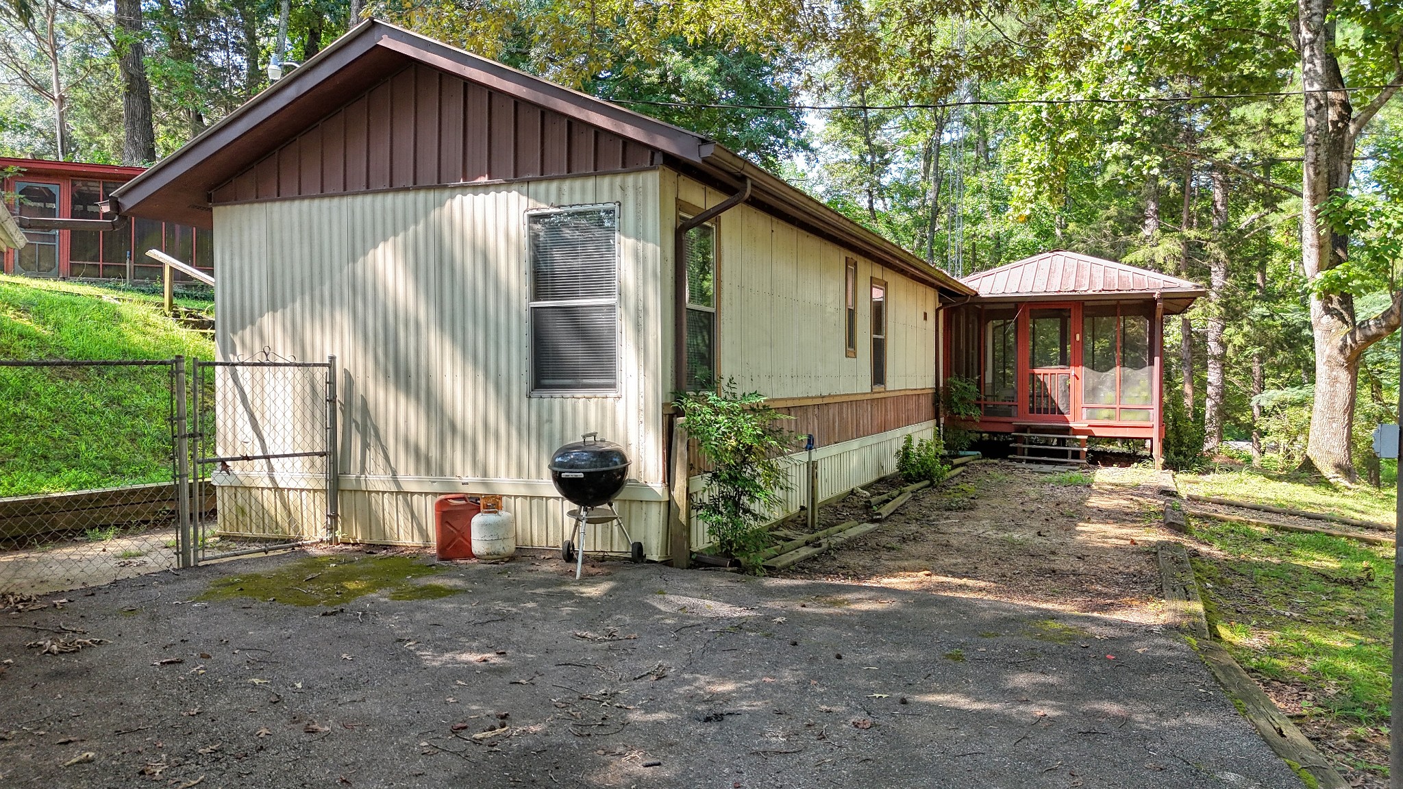 25 Jones Loop Property Photo 17