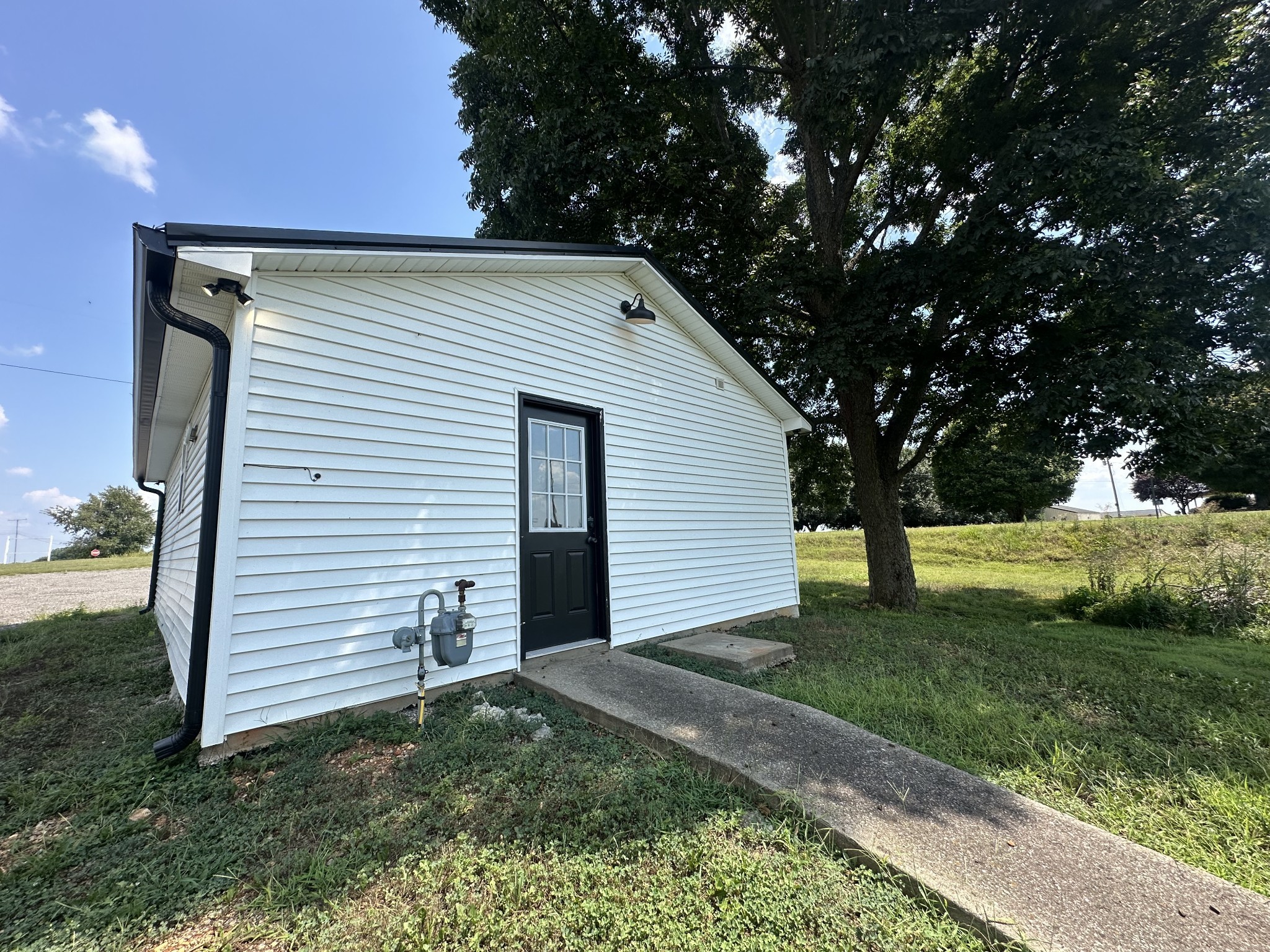 8490 Dunn Rd Property Photo 11