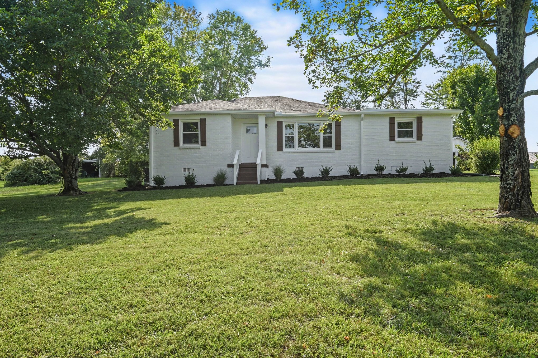 5672 Highway 161 Property Photo 1