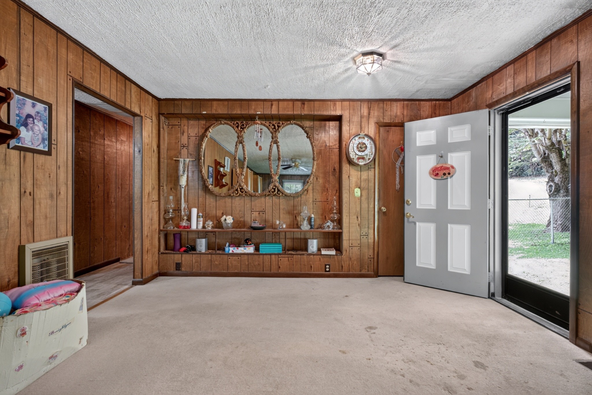 582 Spencer Dr Property Photo 9