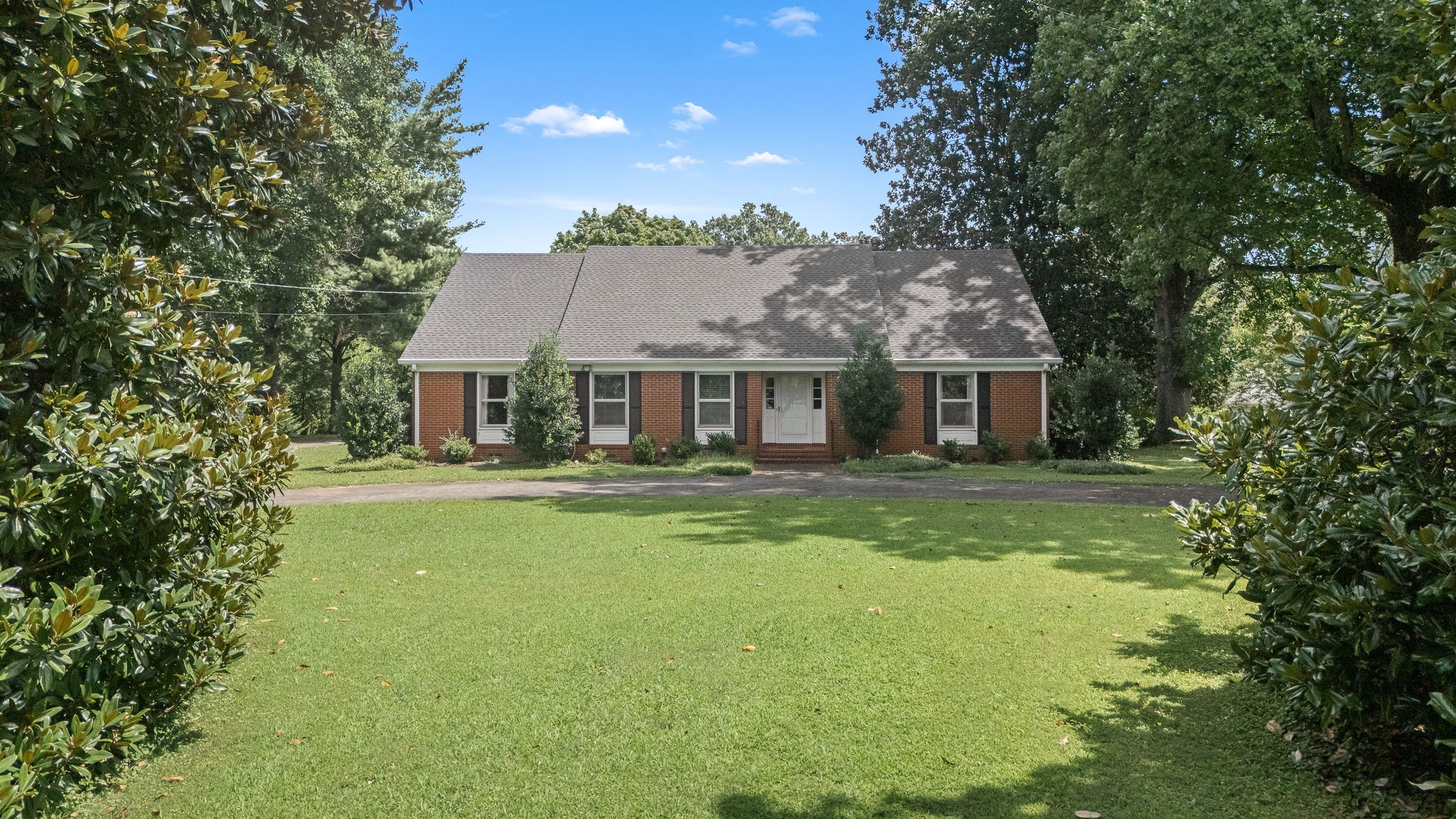 327 Minerva Dr Property Photo 1