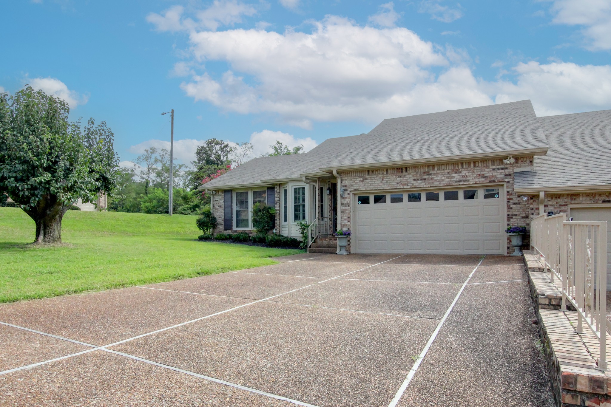 1818 Memorial Dr Property Photo 4