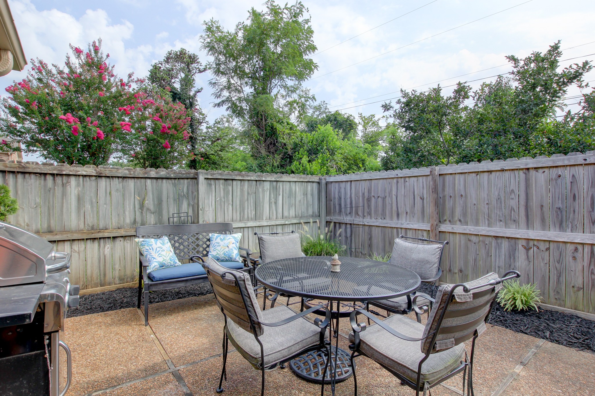 1818 Memorial Dr Property Photo 47