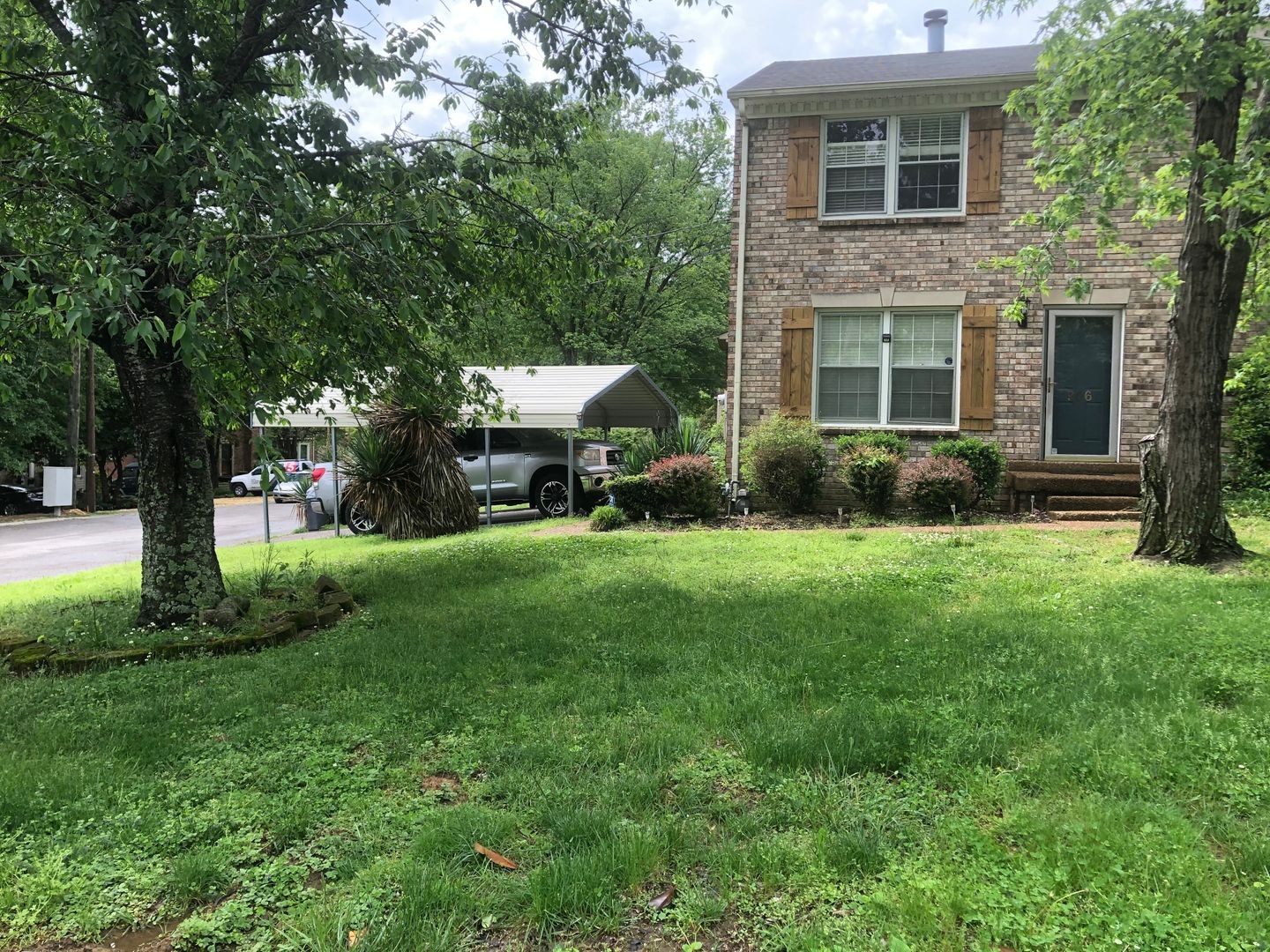 906 Hammack Dr Property Photo 2
