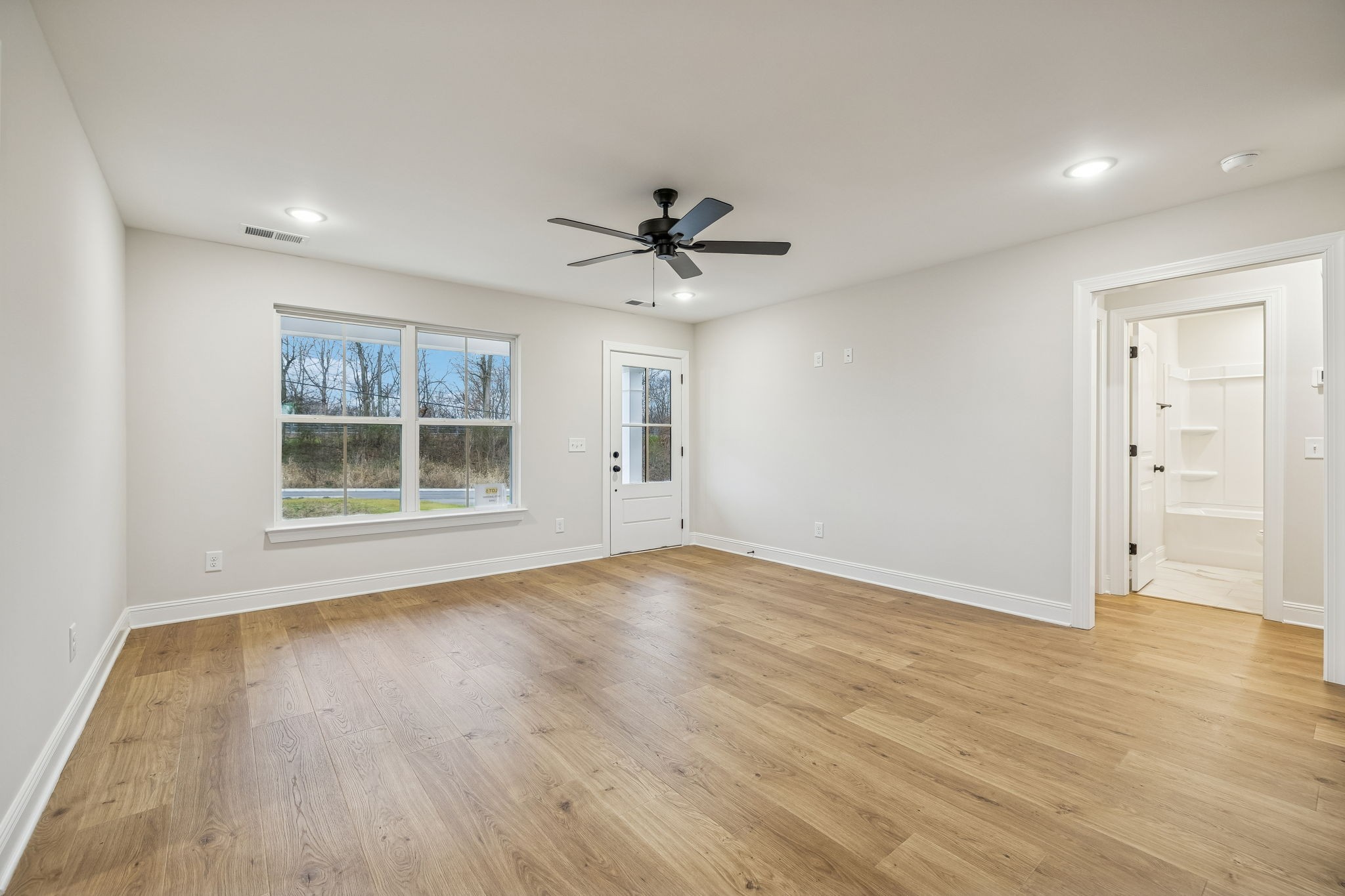 1073 Landing Lane Property Photo 6