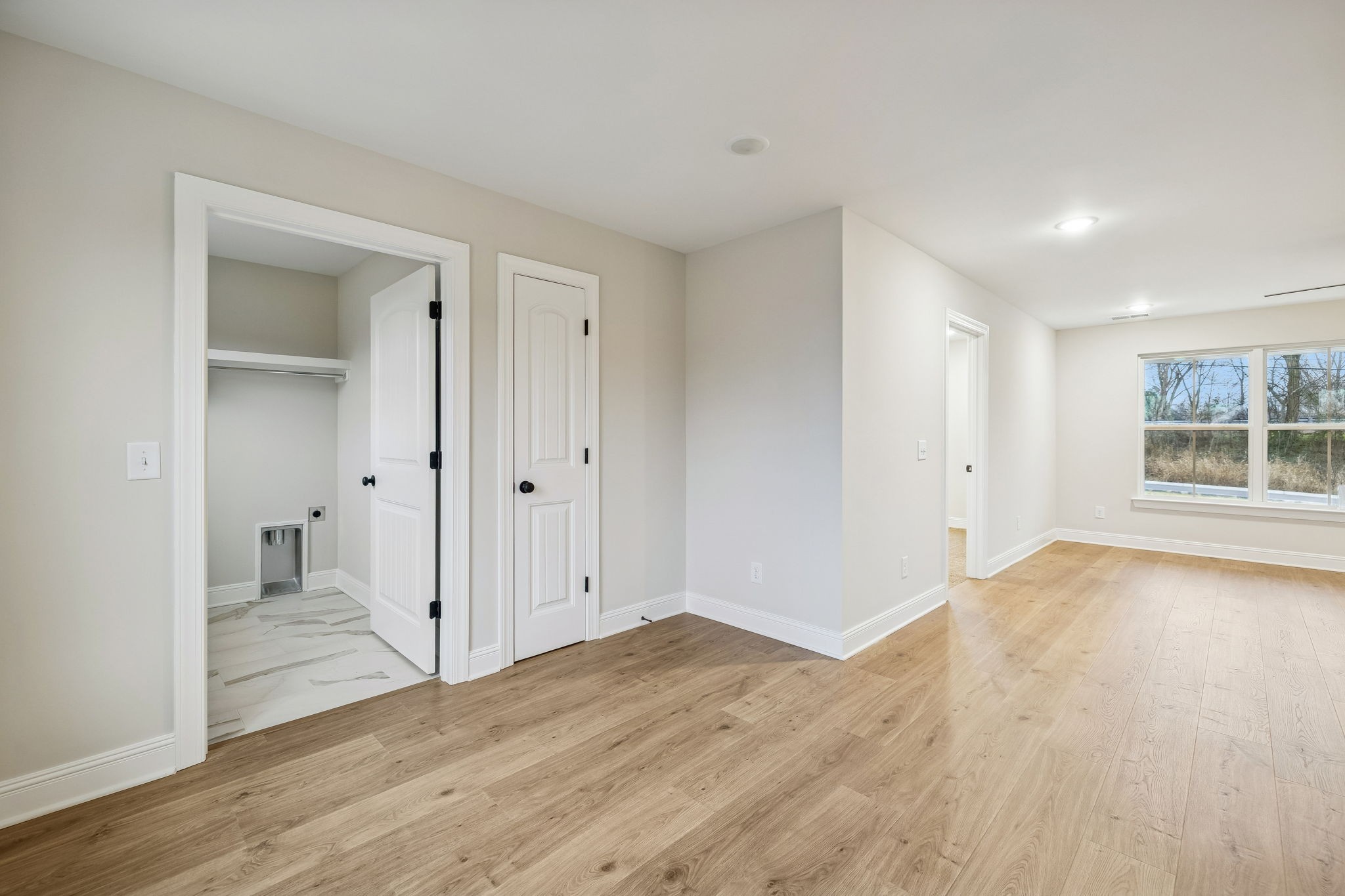 1073 Landing Lane Property Photo 7