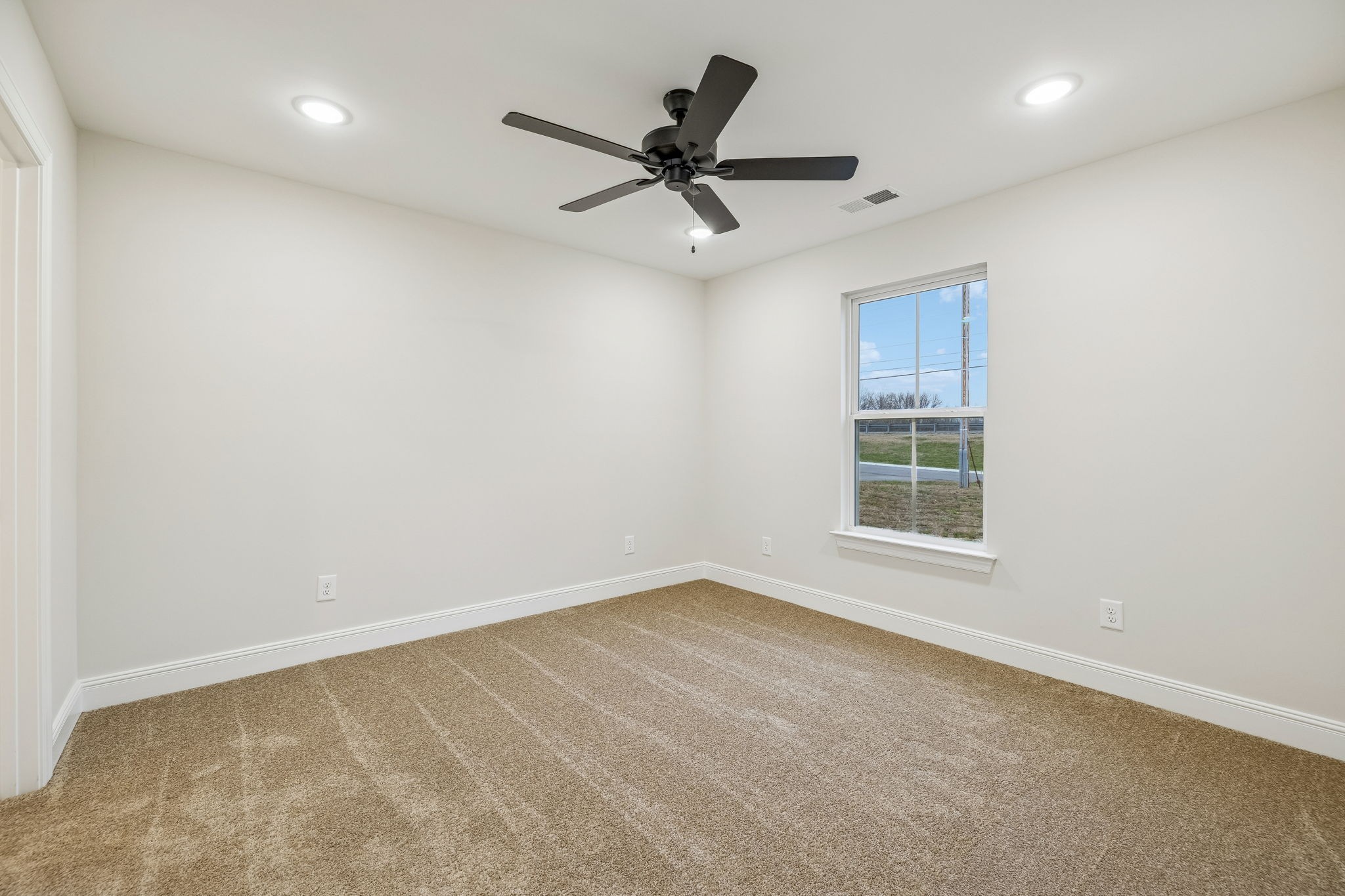 1073 Landing Lane Property Photo 13