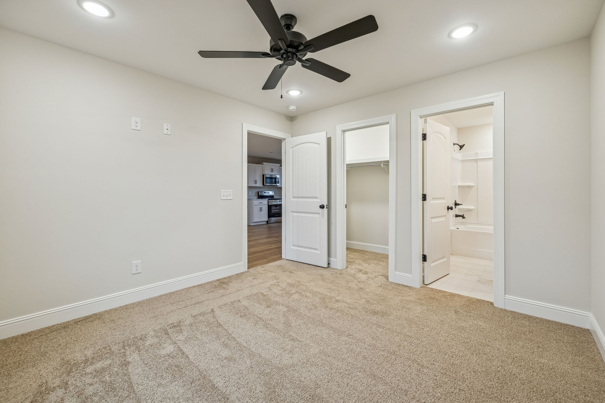 1073 Landing Lane Property Photo 14