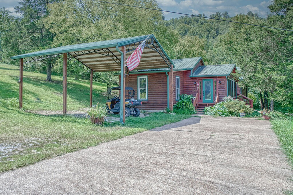424 Forrester Hollow Ln Property Photo 1