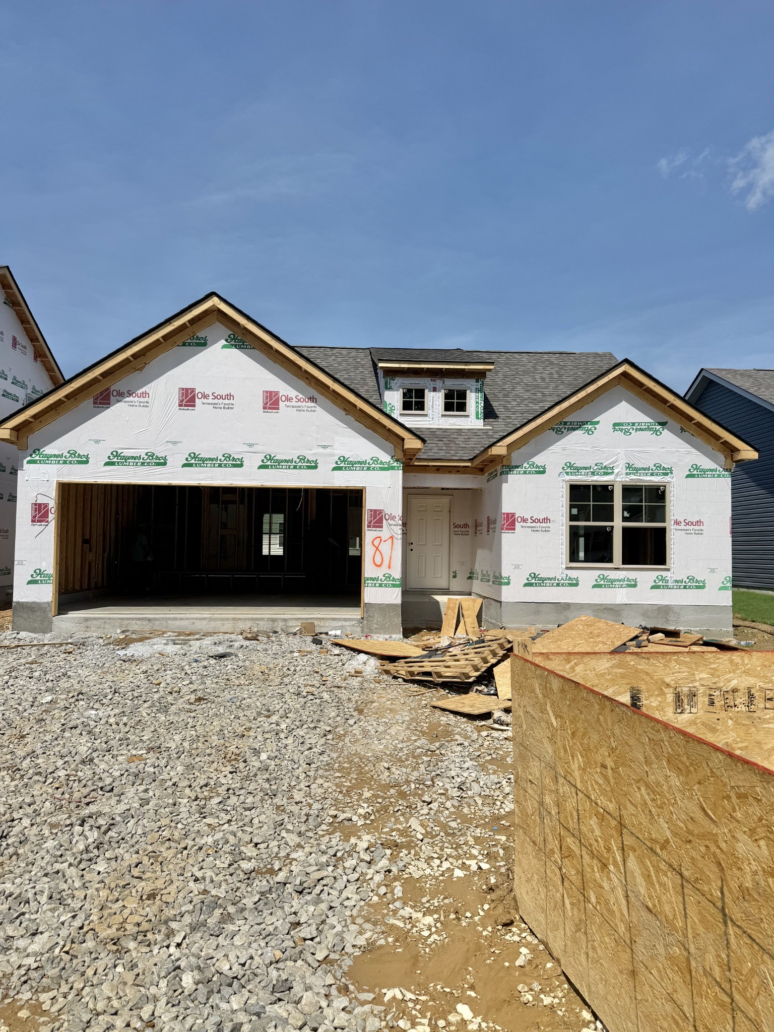 87 Stonehenge Circle Property Photo 1