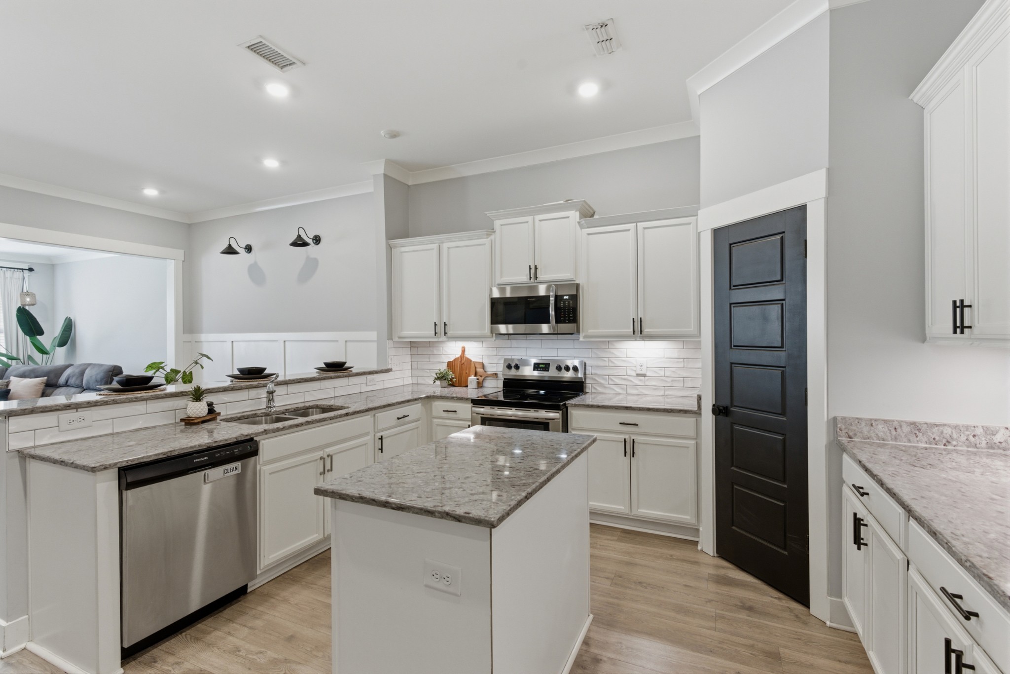 2108 Halfmoon Way Property Photo 8