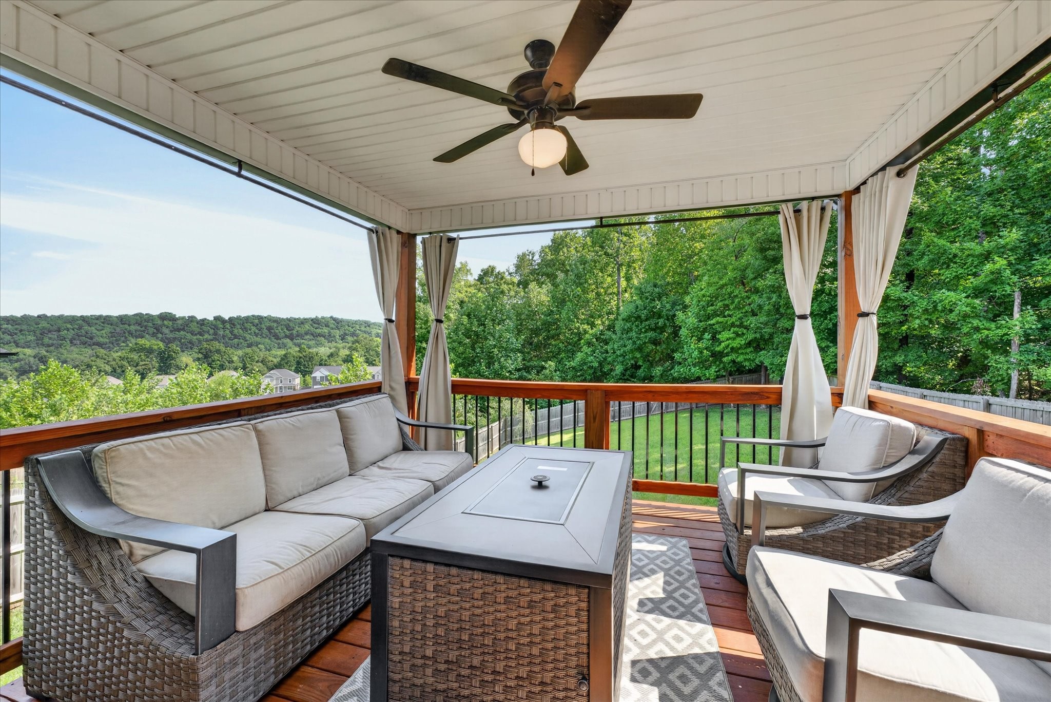 1033 Winesap Rd Property Photo 1