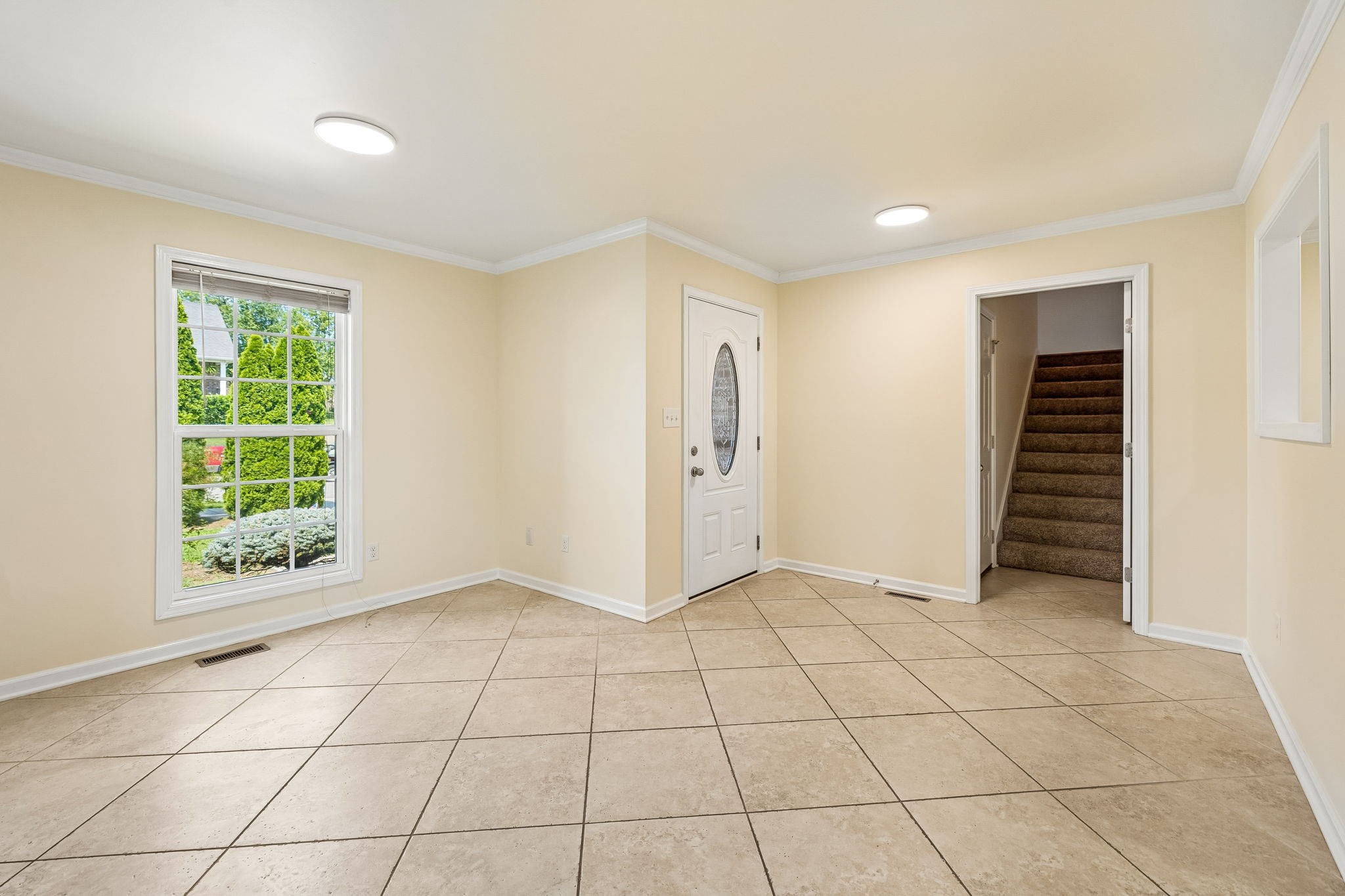 133 Beacon St Property Photo 5