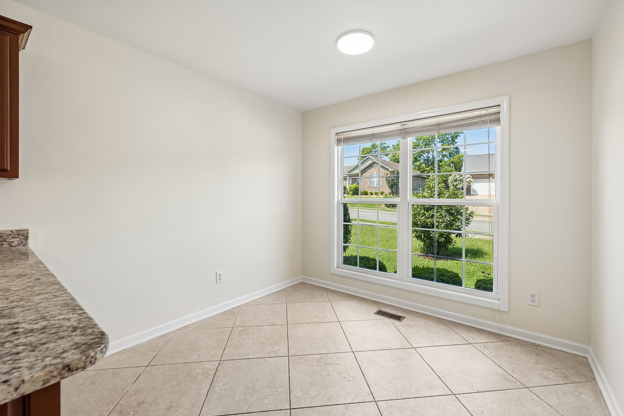 133 Beacon St Property Photo 12