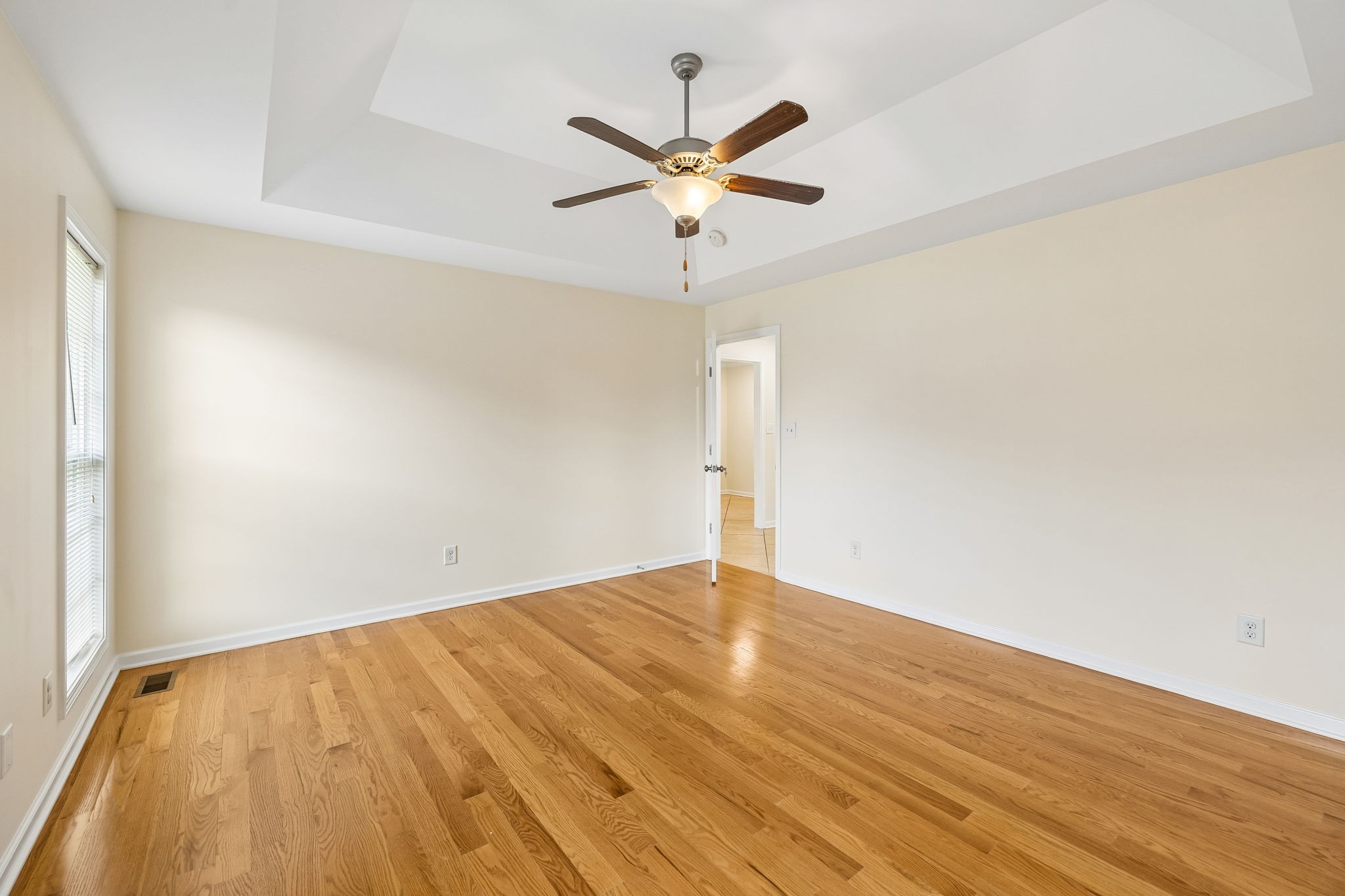 133 Beacon St Property Photo 18