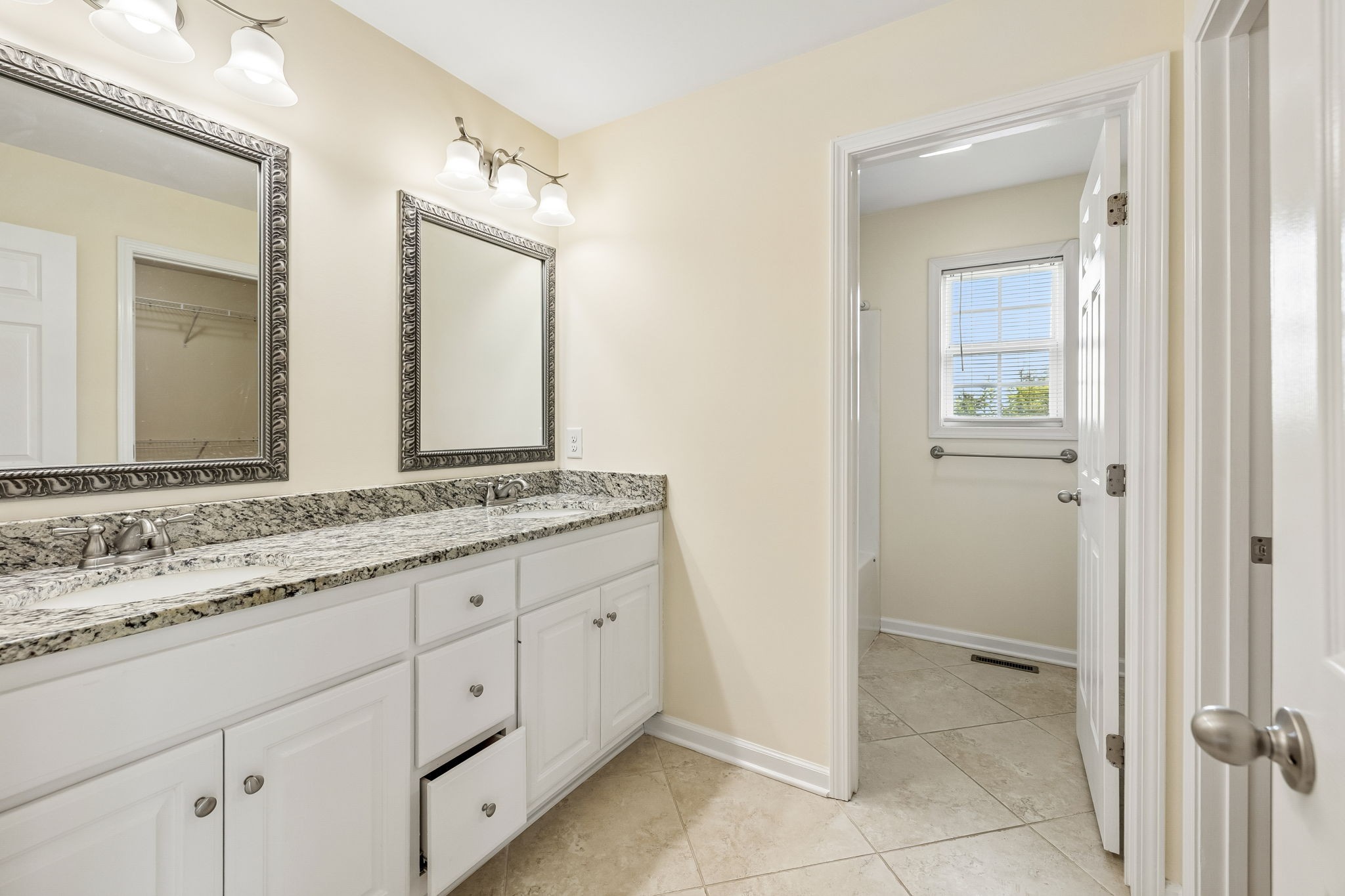 133 Beacon St Property Photo 20