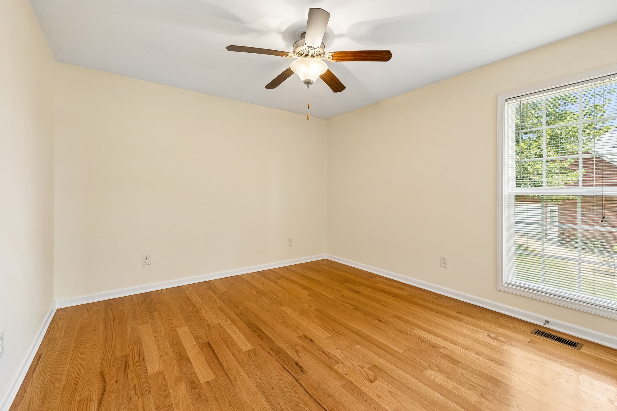 133 Beacon St Property Photo 24