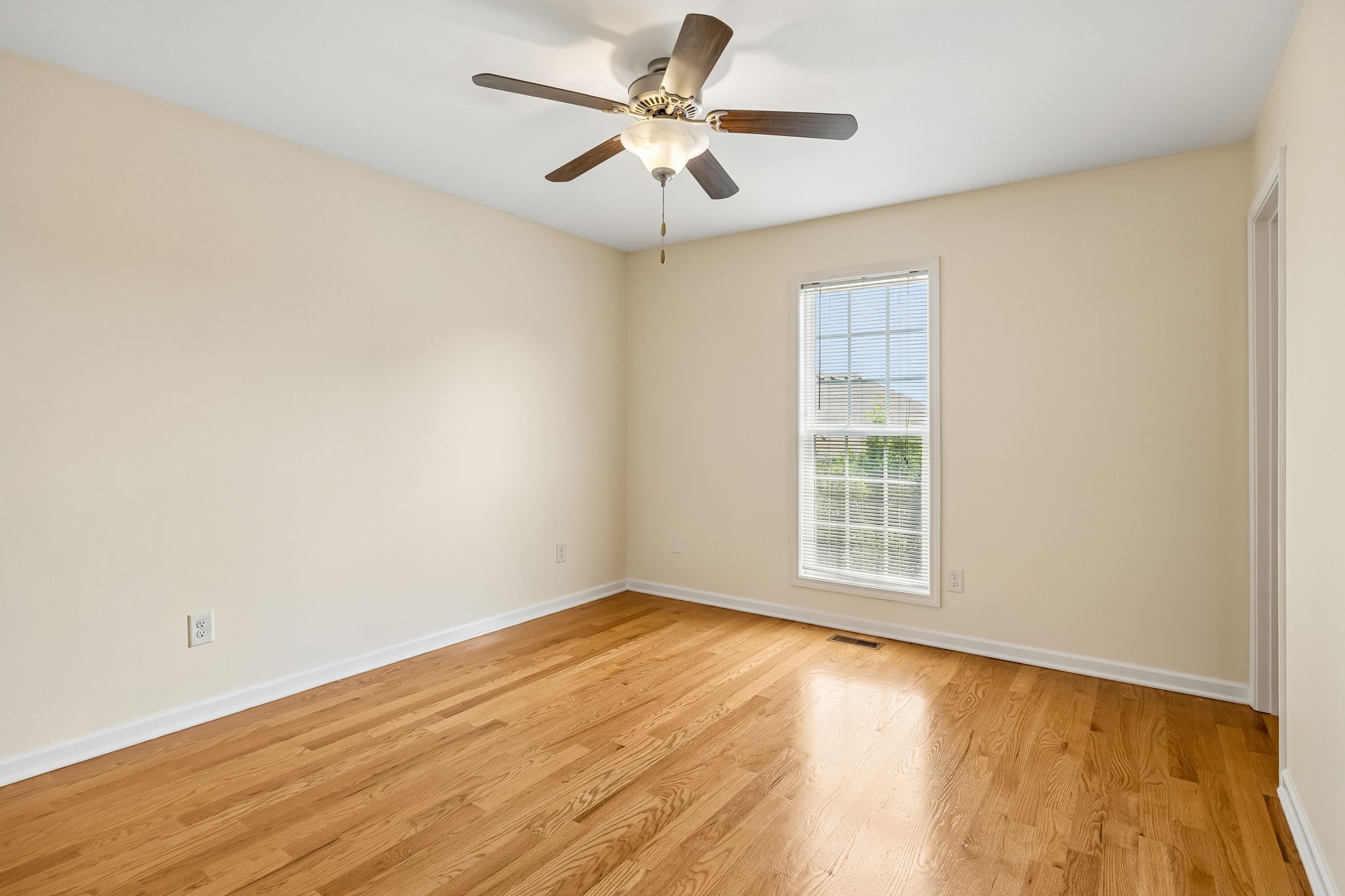 133 Beacon St Property Photo 27