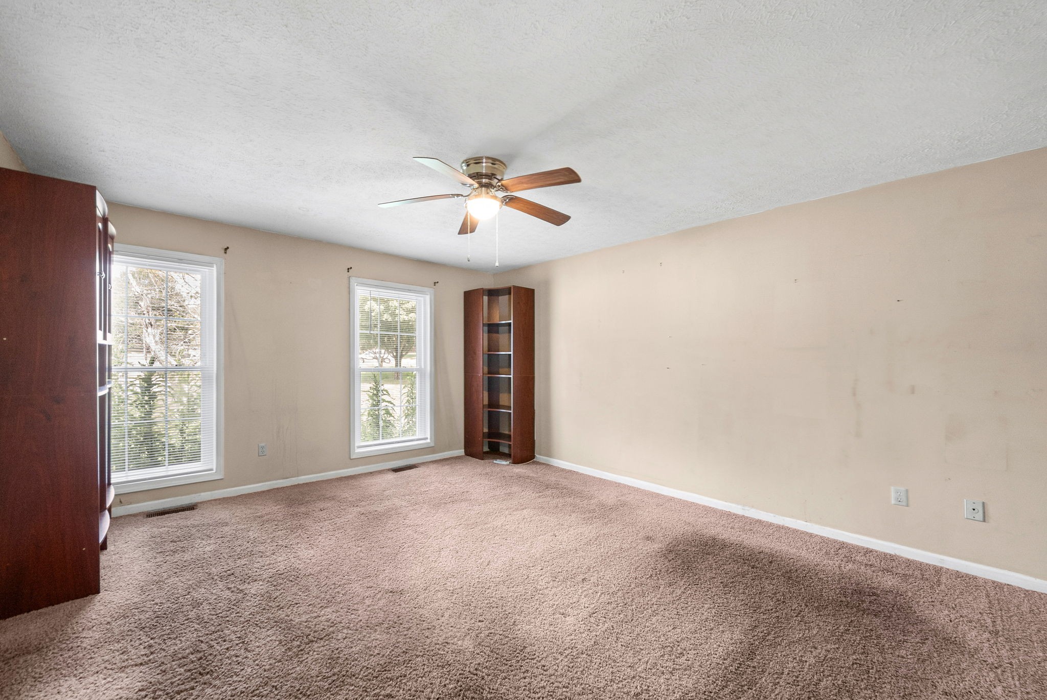 405 Hunter Pl Property Photo 17