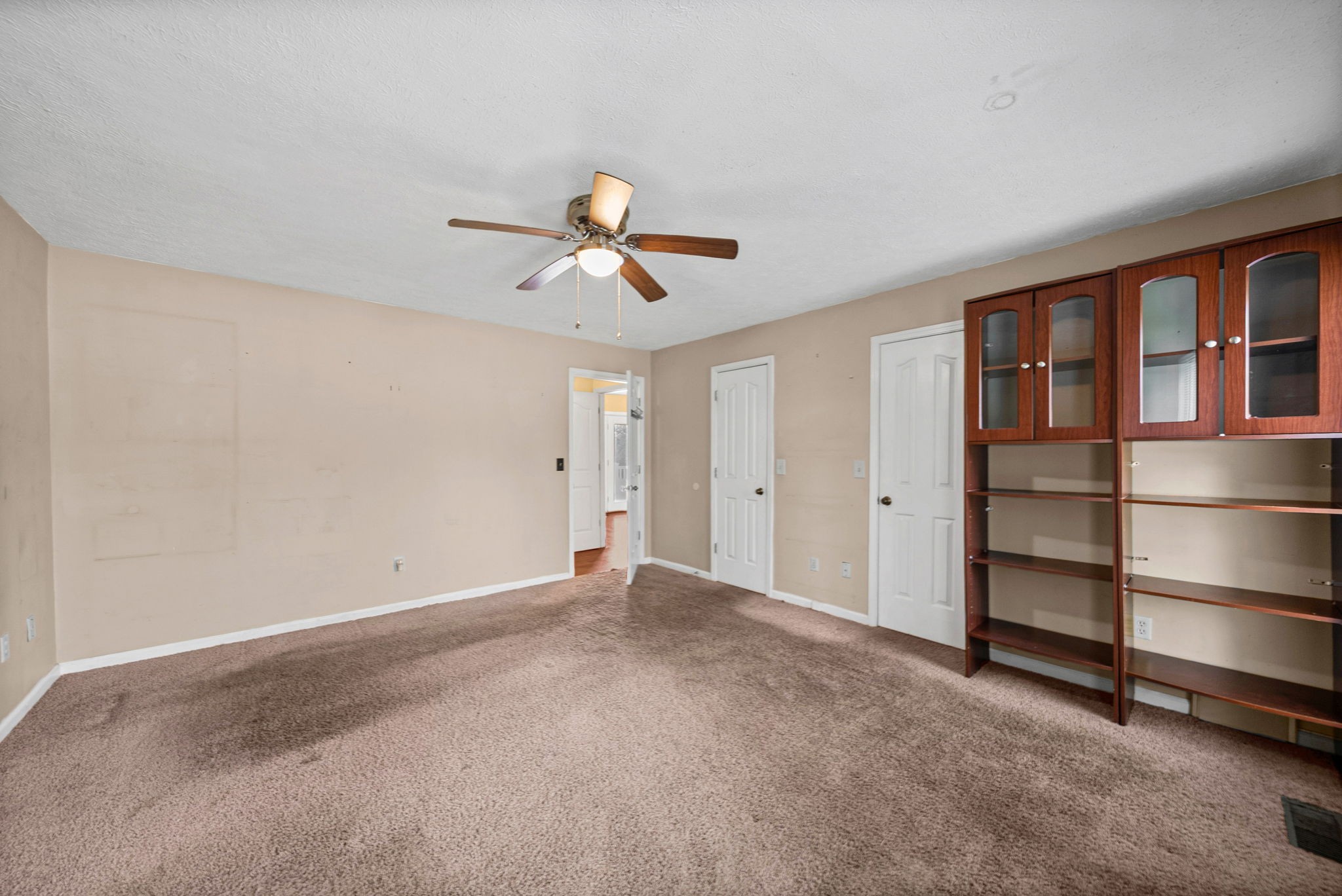 405 Hunter Pl Property Photo 18