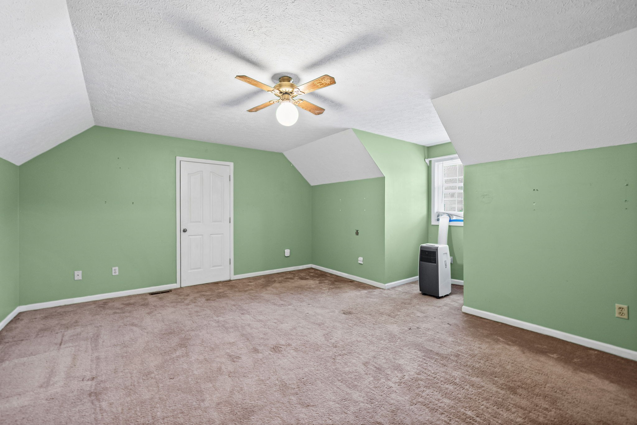 405 Hunter Pl Property Photo 26