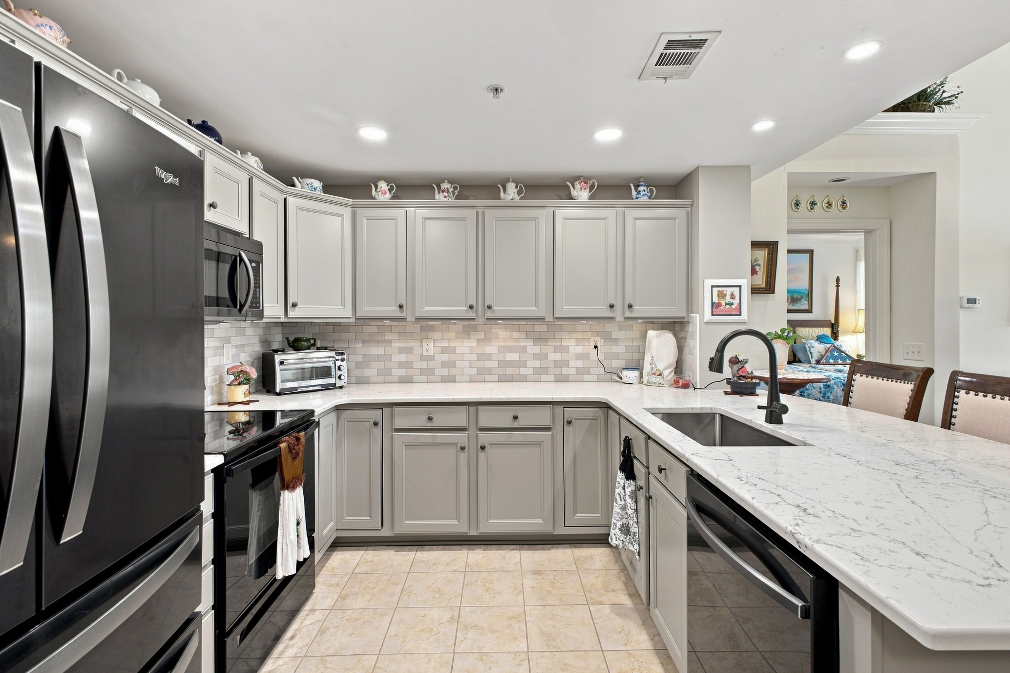 3201 Aspen Grove Dr Property Photo 12
