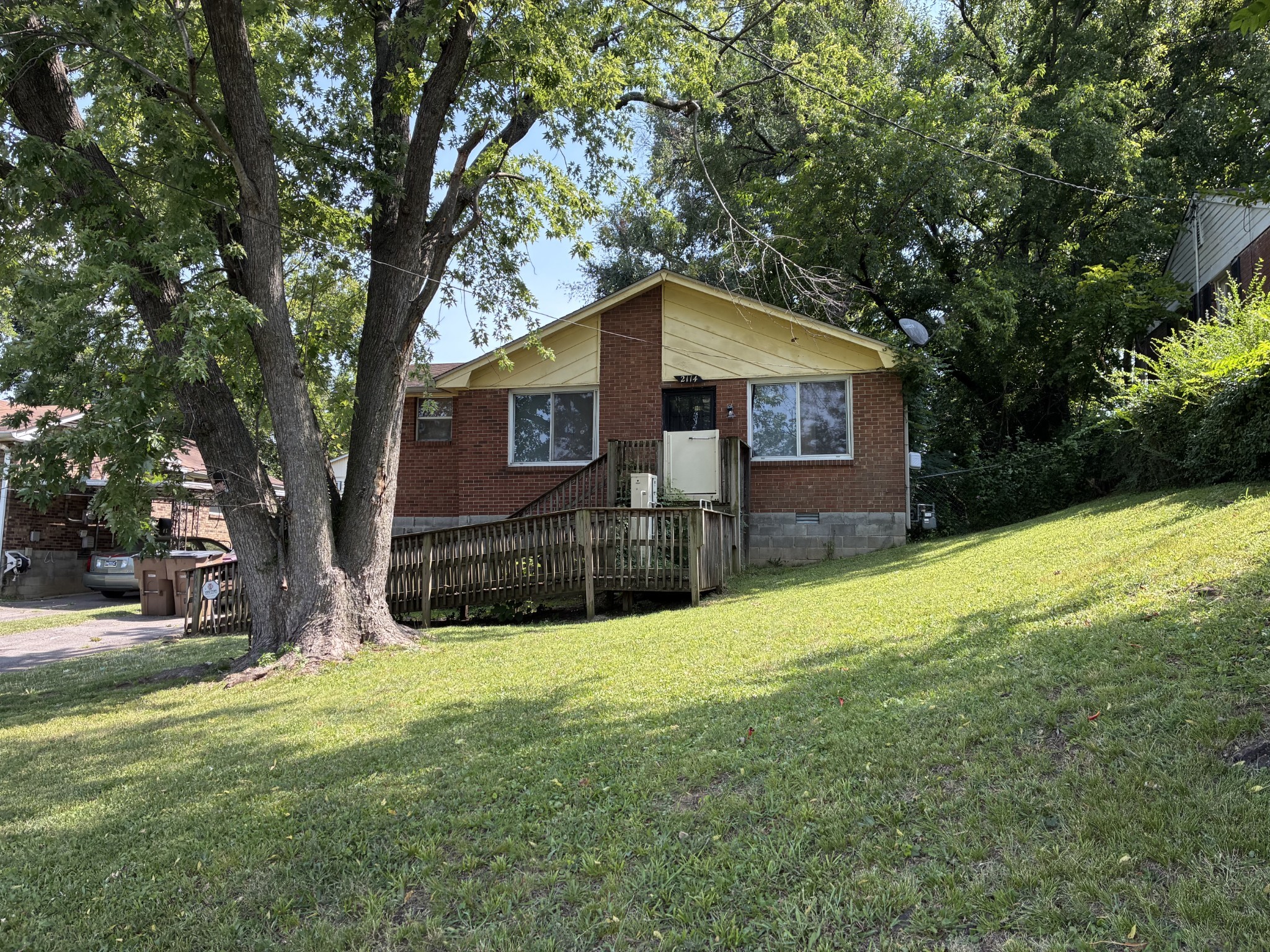 2114 15th Ave, N Property Photo 1