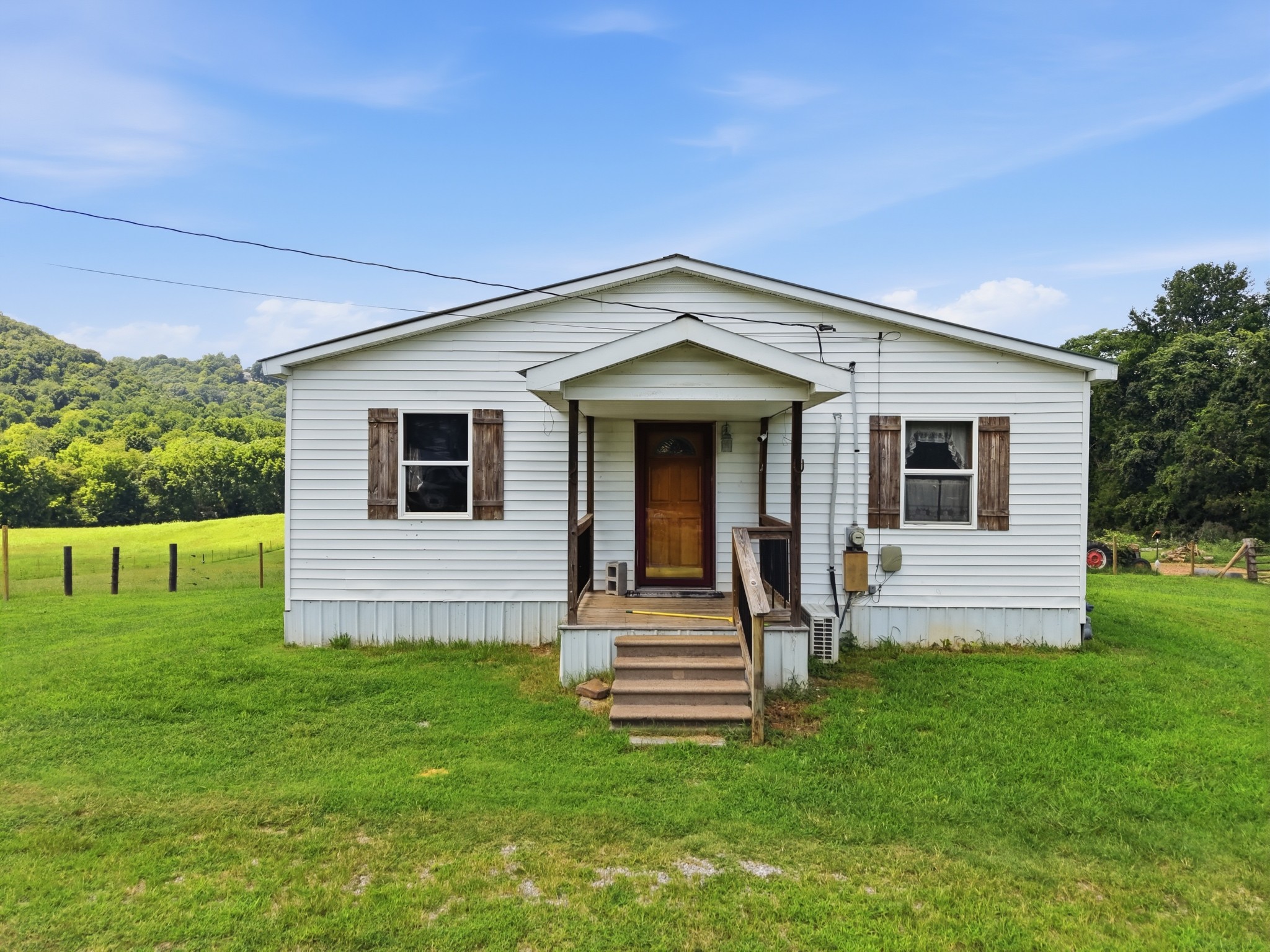 17904 Old Kentucky Rd Property Photo 2