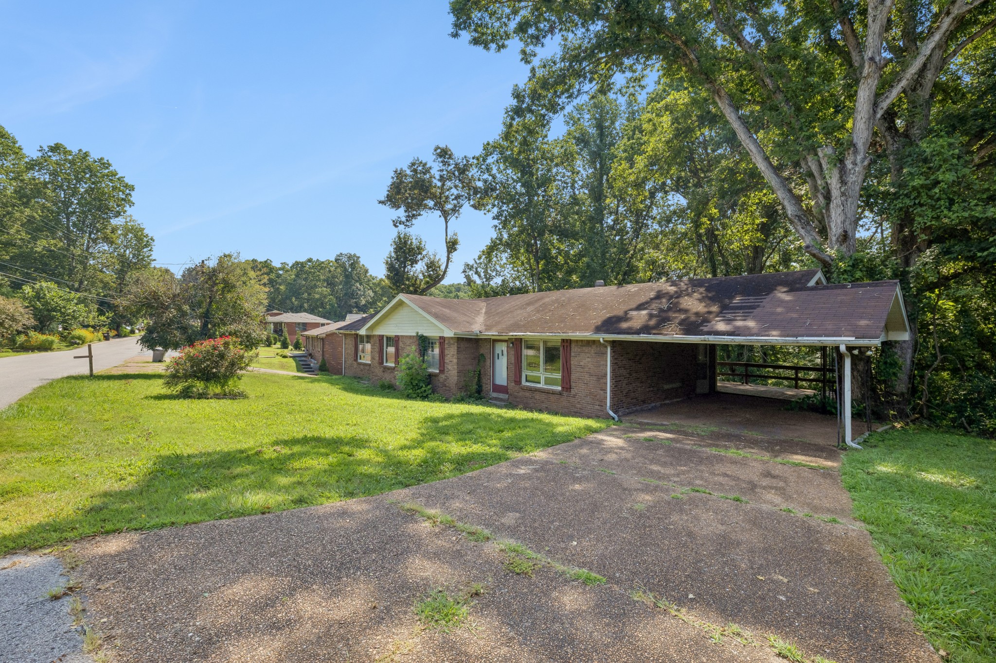 212 Stratton Blvd