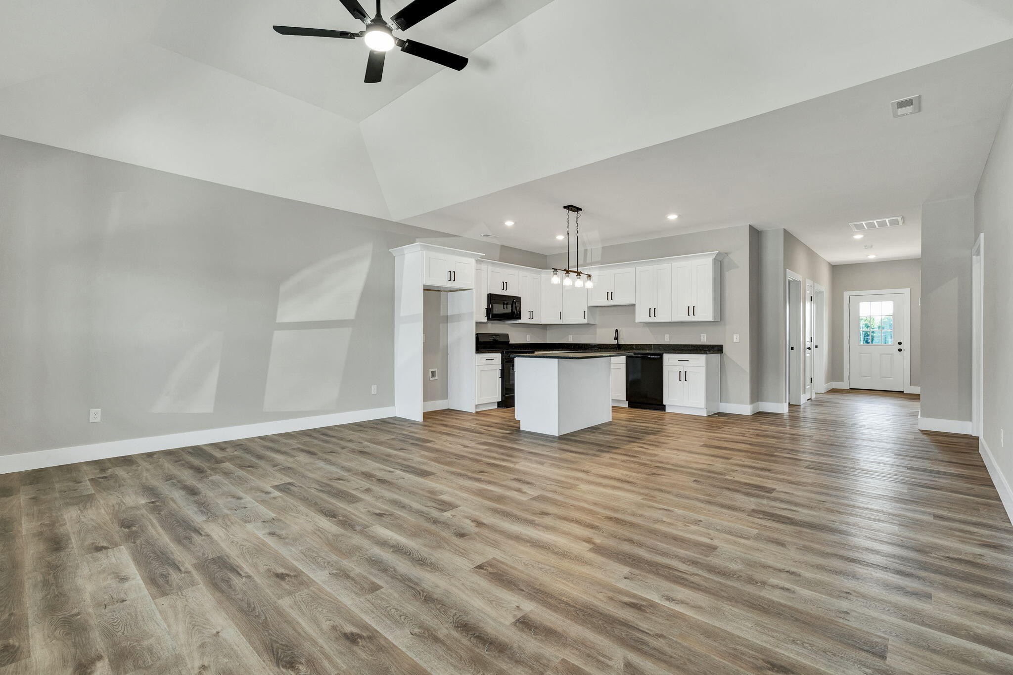 1090 Congress Parkway, N Property Photo 3